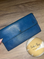 LV Epi Toledo Blue Sarah Wallet