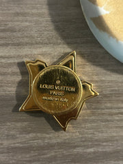 LV SummerFeel Magnetic Brooch