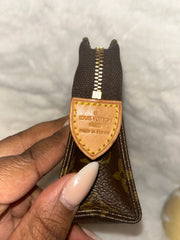 LV Toiletry 15