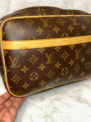 LV Monogram Reporter