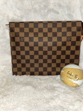 LV Damier Ebene Toiletry 26