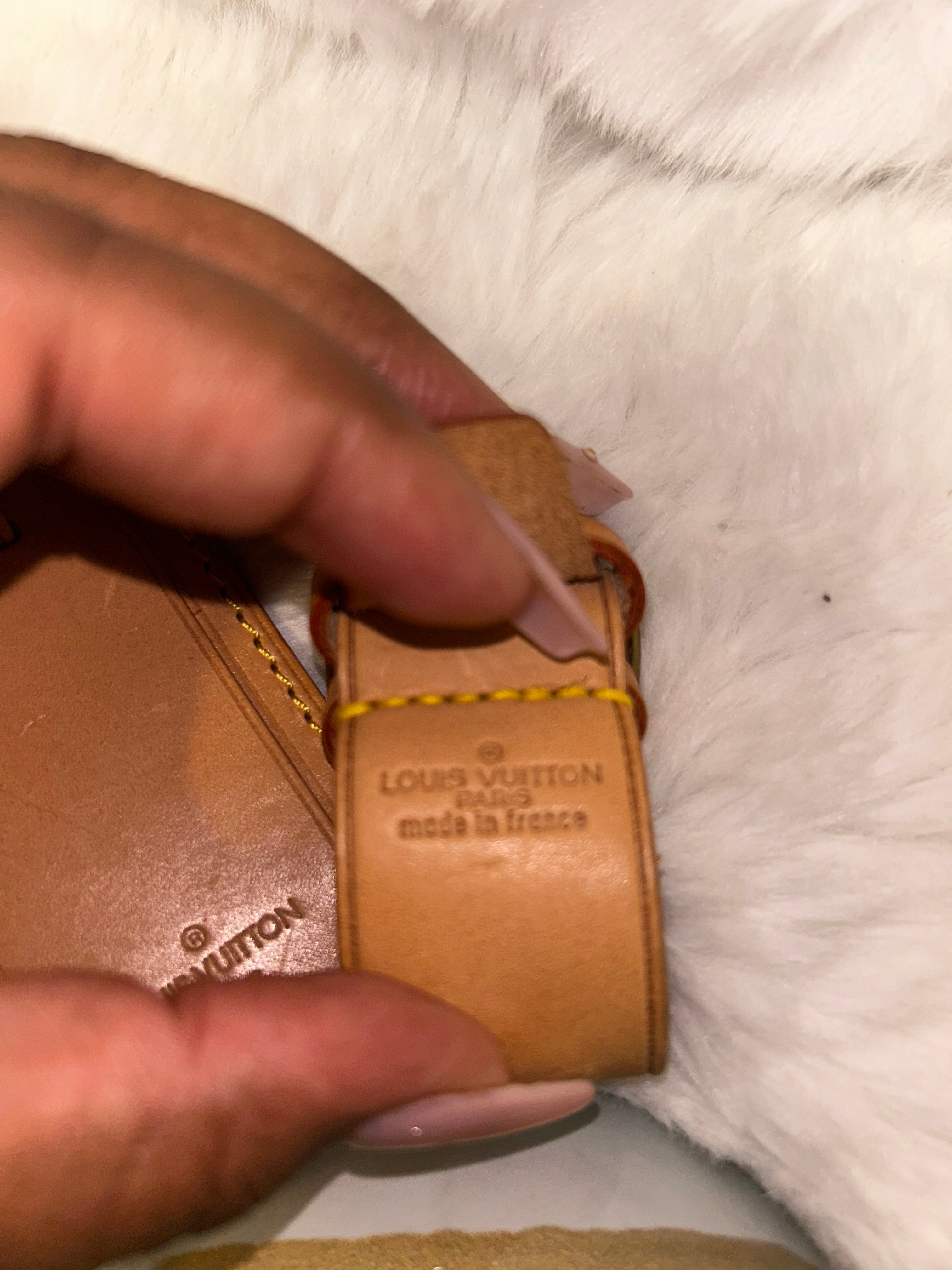 LV Luggage Tag & Poignet