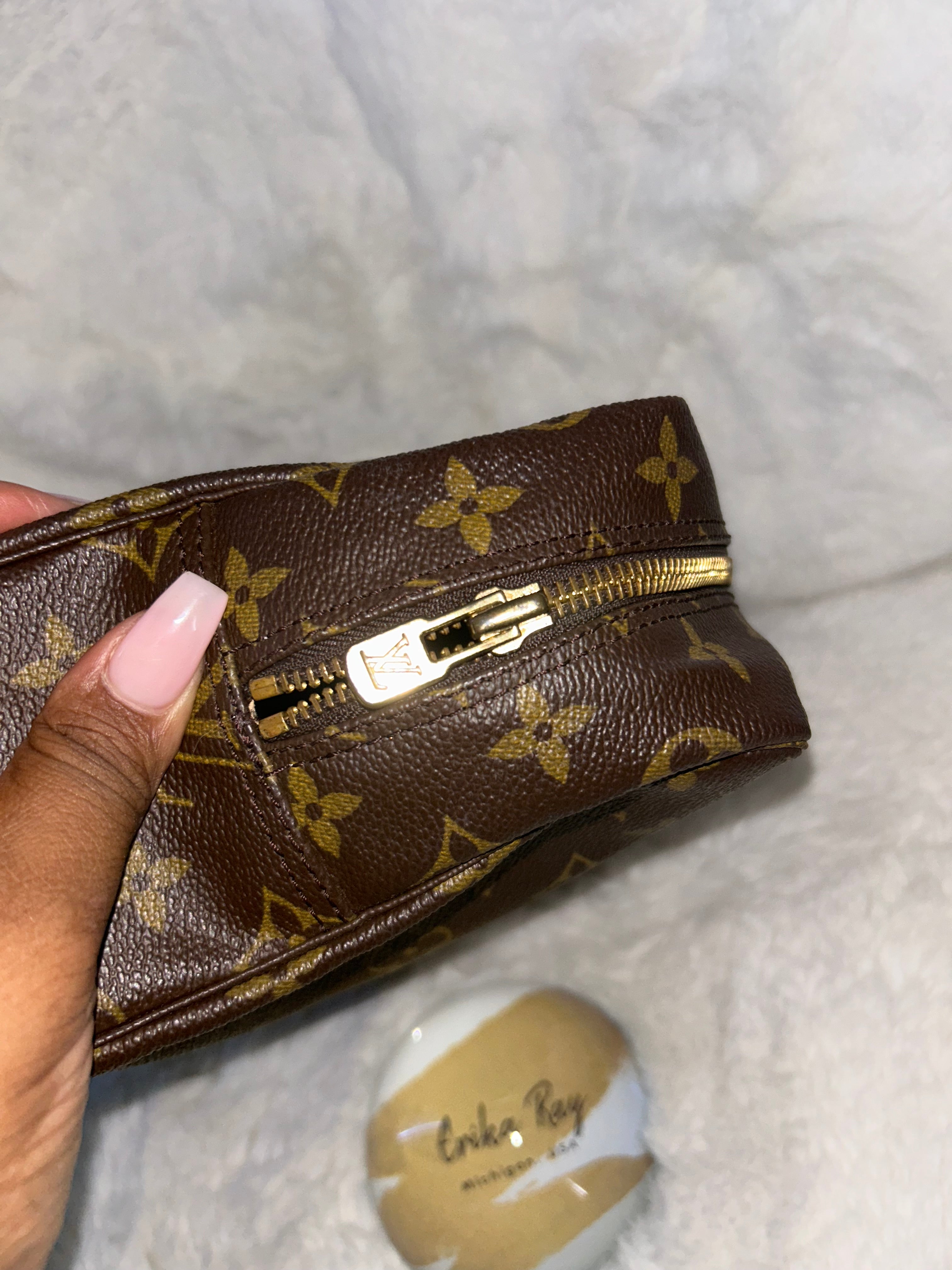 LV Monogram Trousse 28