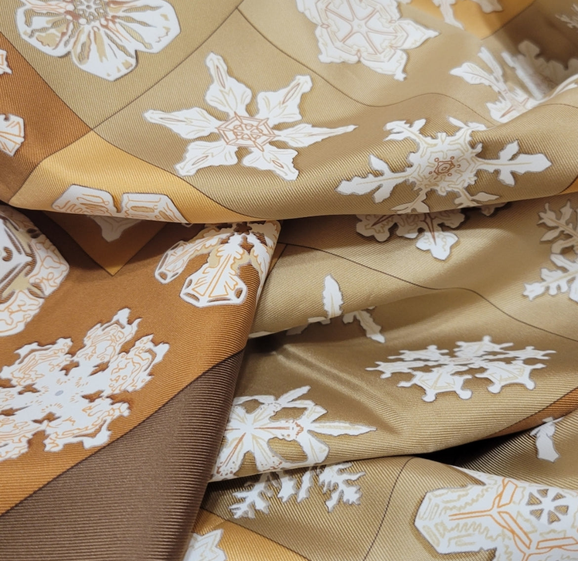 Hermes FEU De L’Hiver Vauzelles Carre Silk Scarf