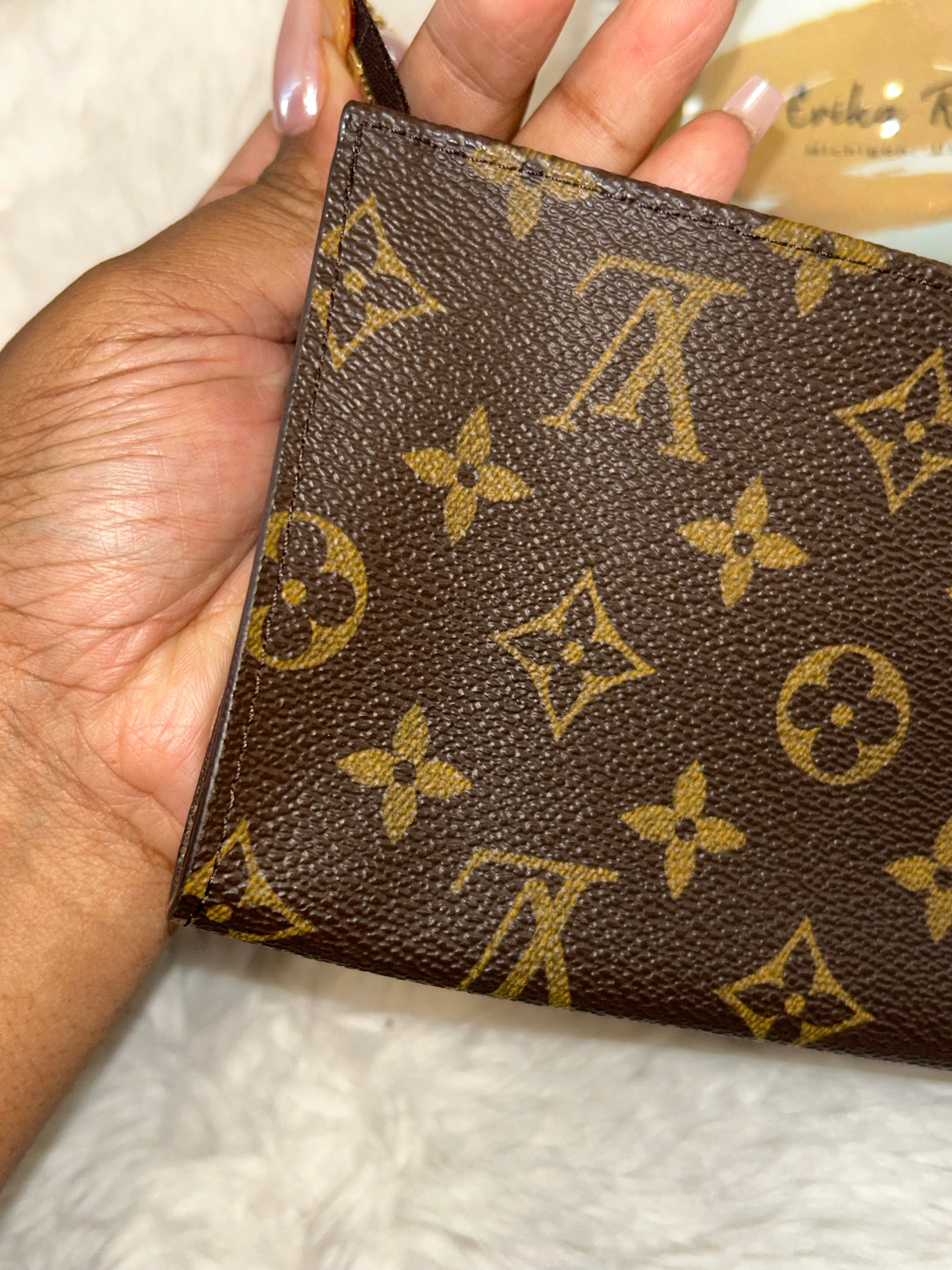 LV Bucket Pouch