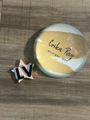 LV SummerFeel Magnetic Brooch
