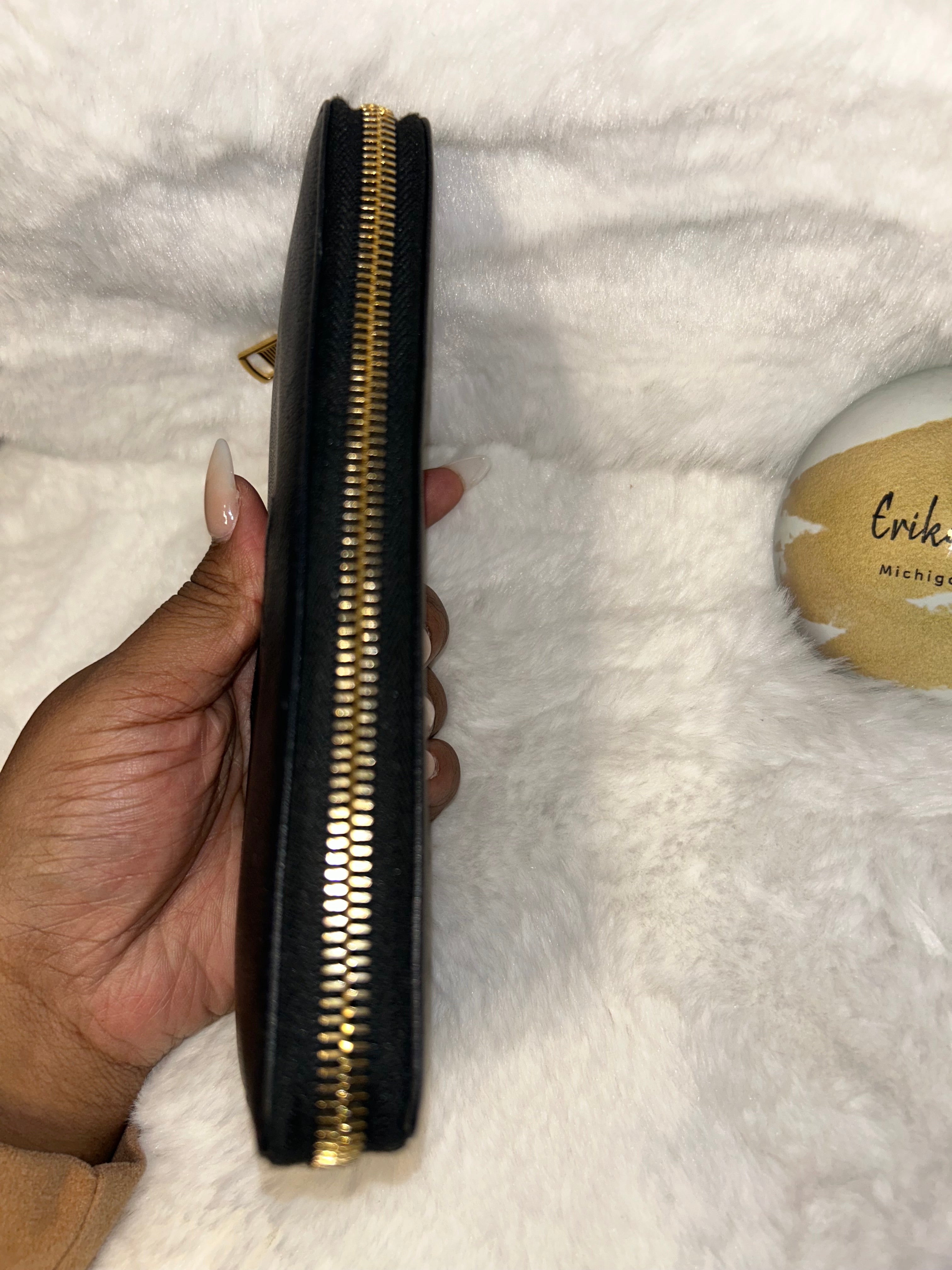 YSL Black OTL Portefeuille Zippy Wallet