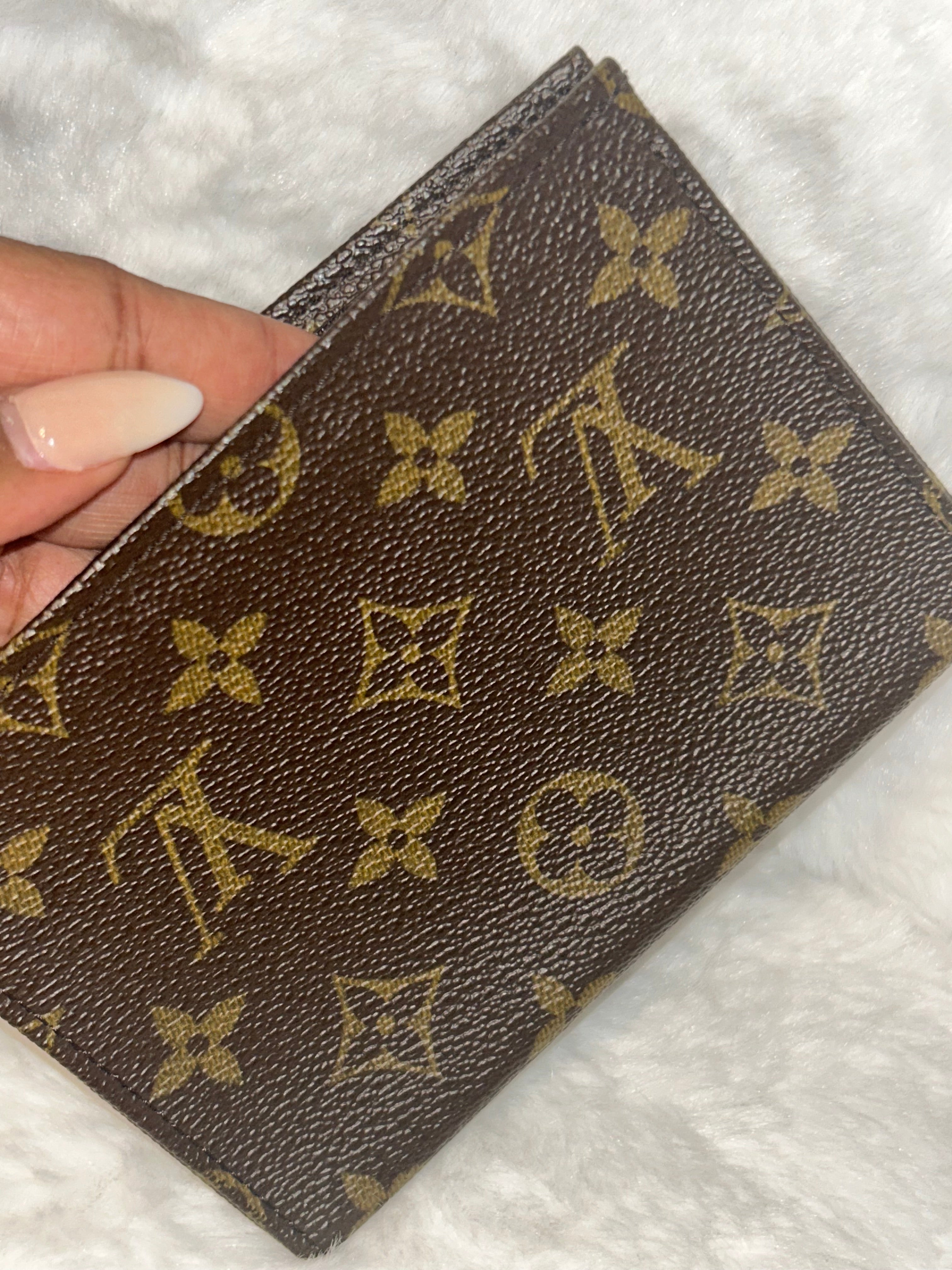 LV Toiletry 15