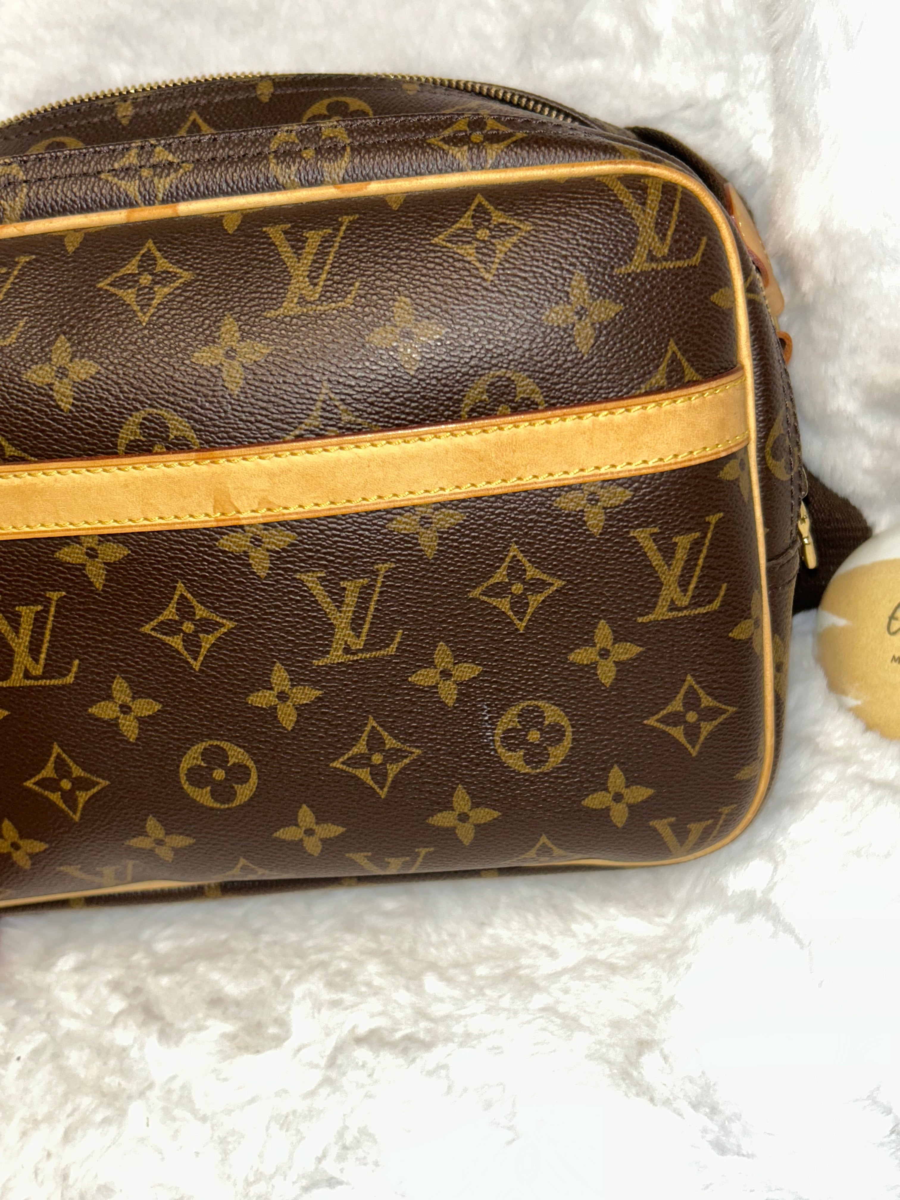 LV Monogram Reporter