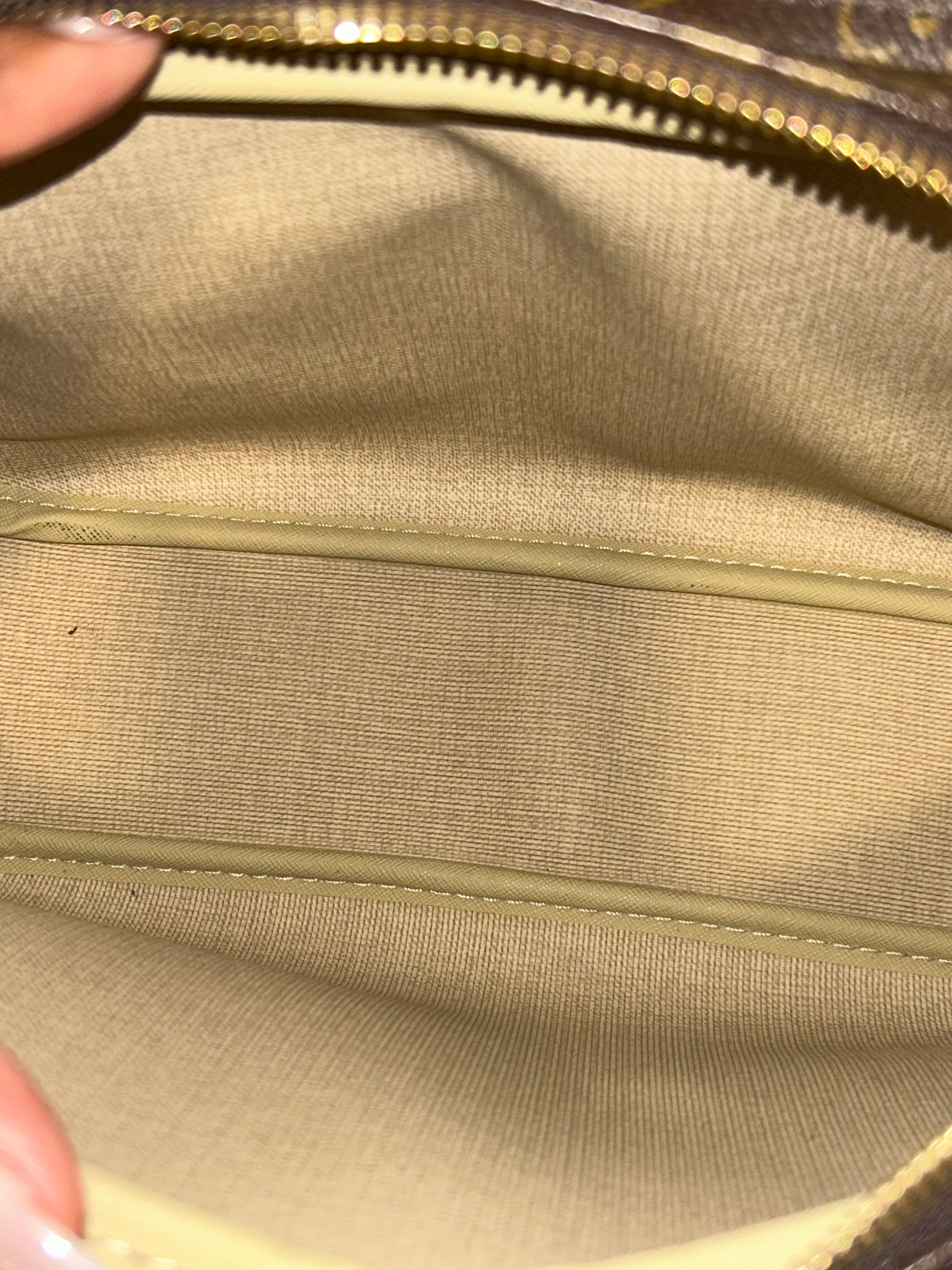 LV Monogram Reporter