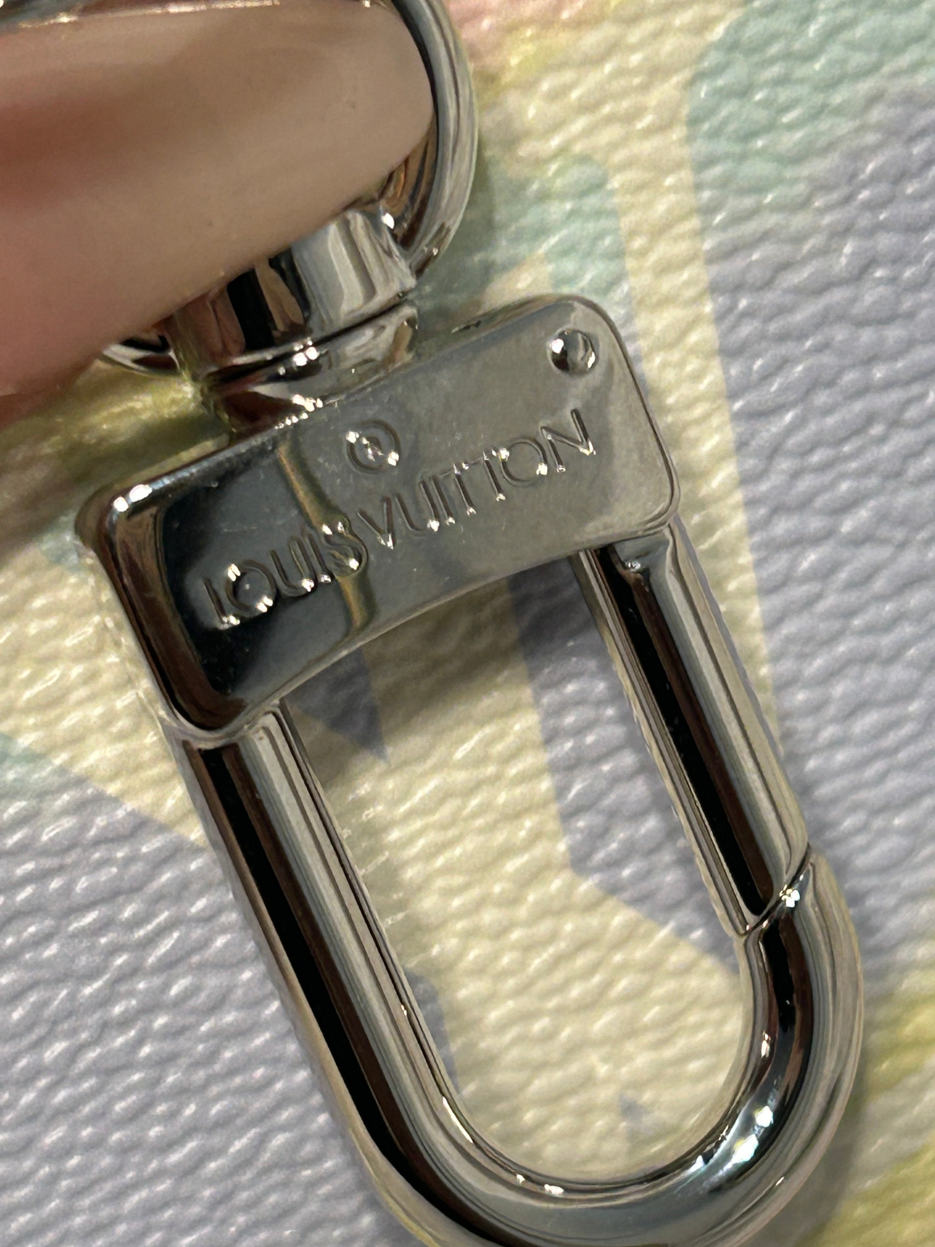 LV Escale Key Charm