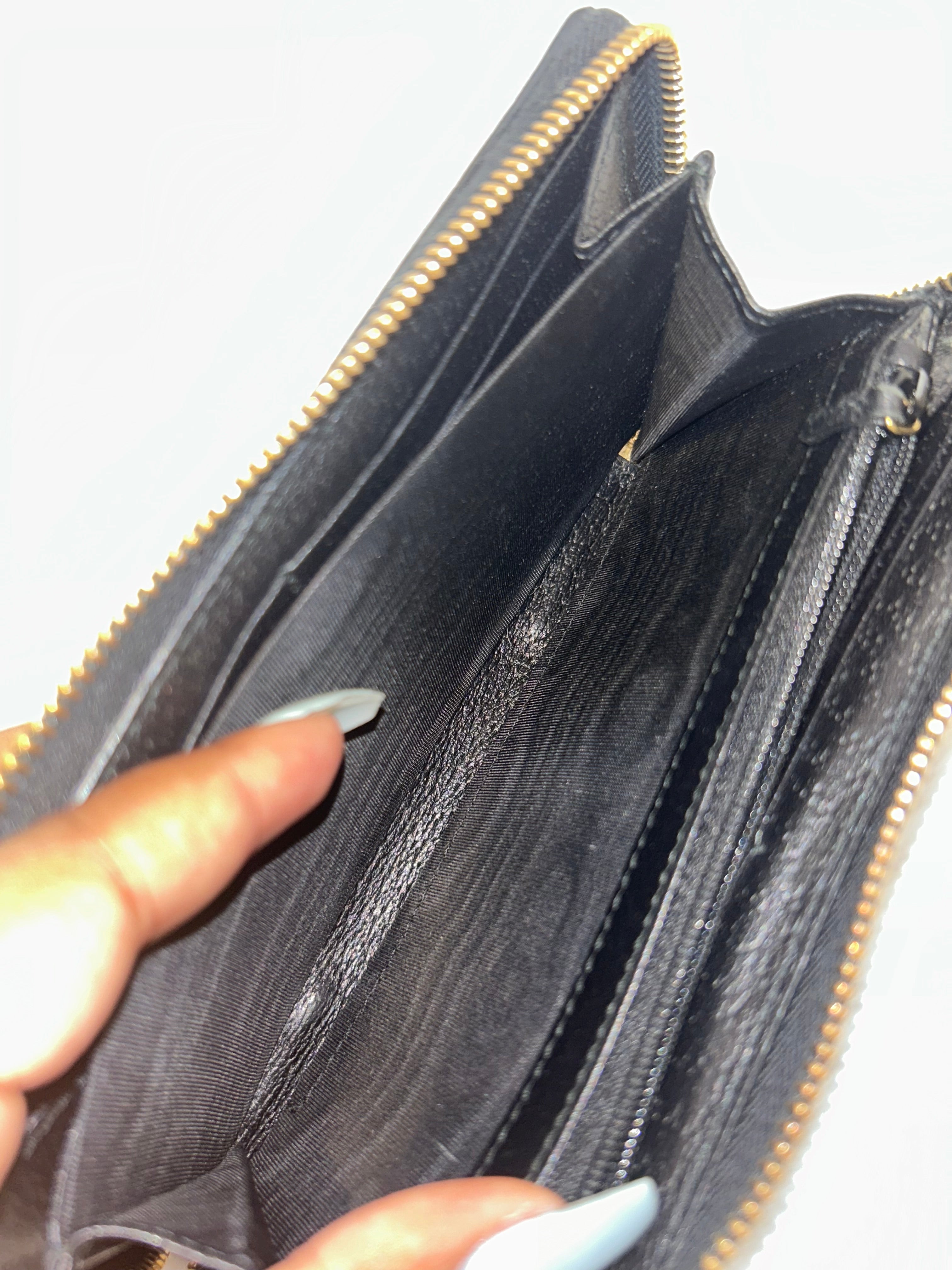 Gucci Black Zippy Long Wallet