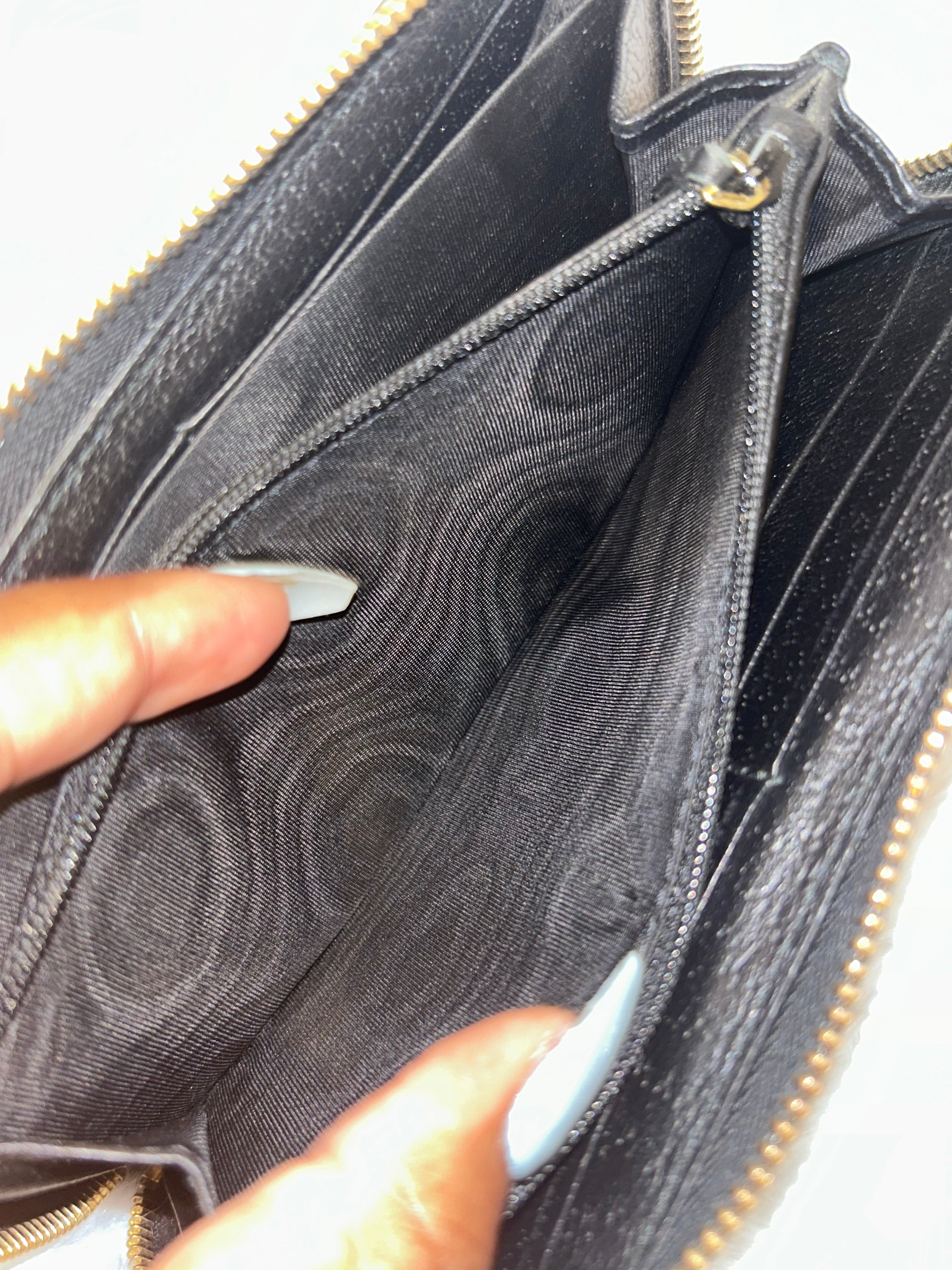 Gucci Black Zippy Long Wallet