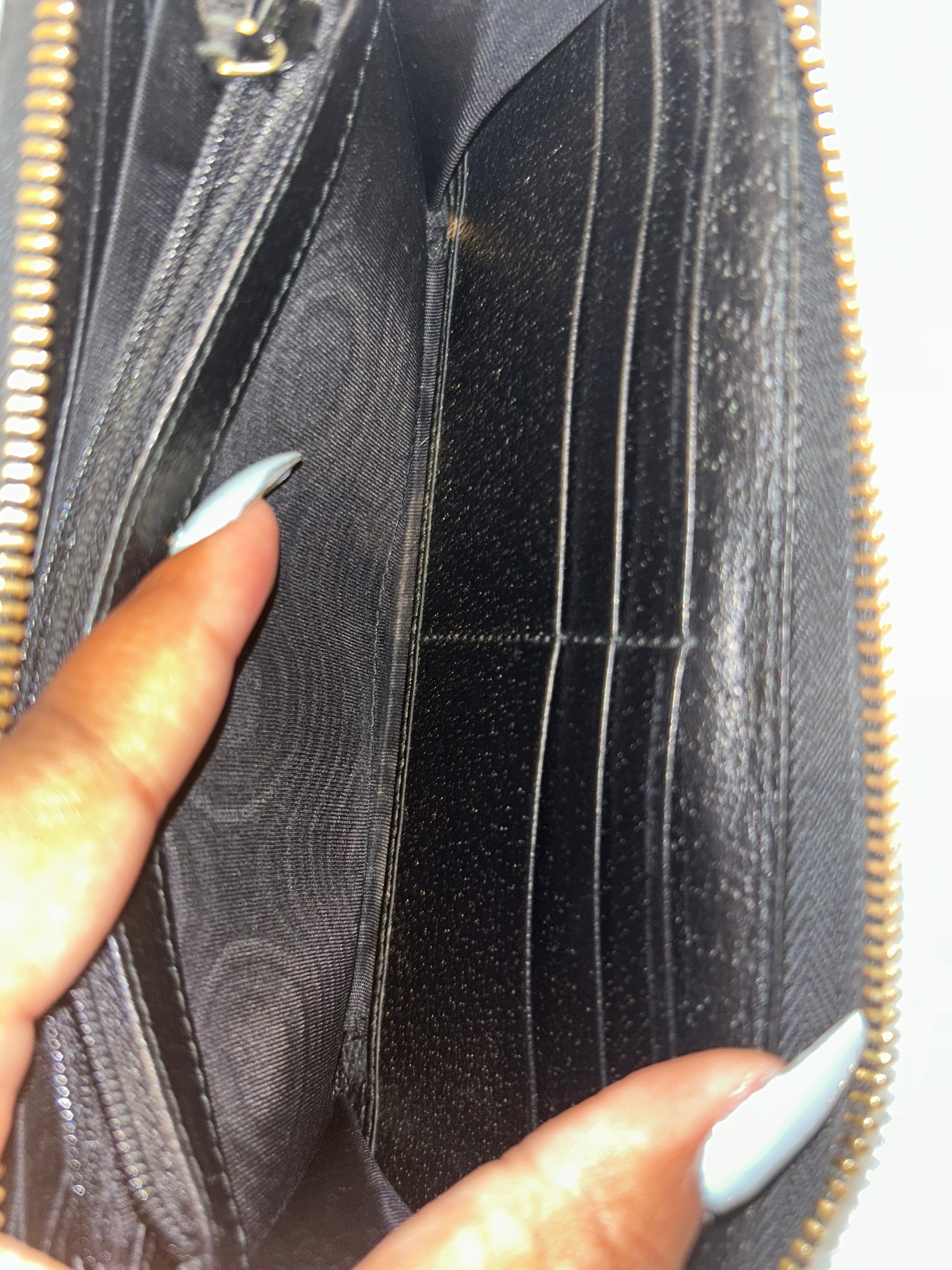 Gucci Black Zippy Long Wallet