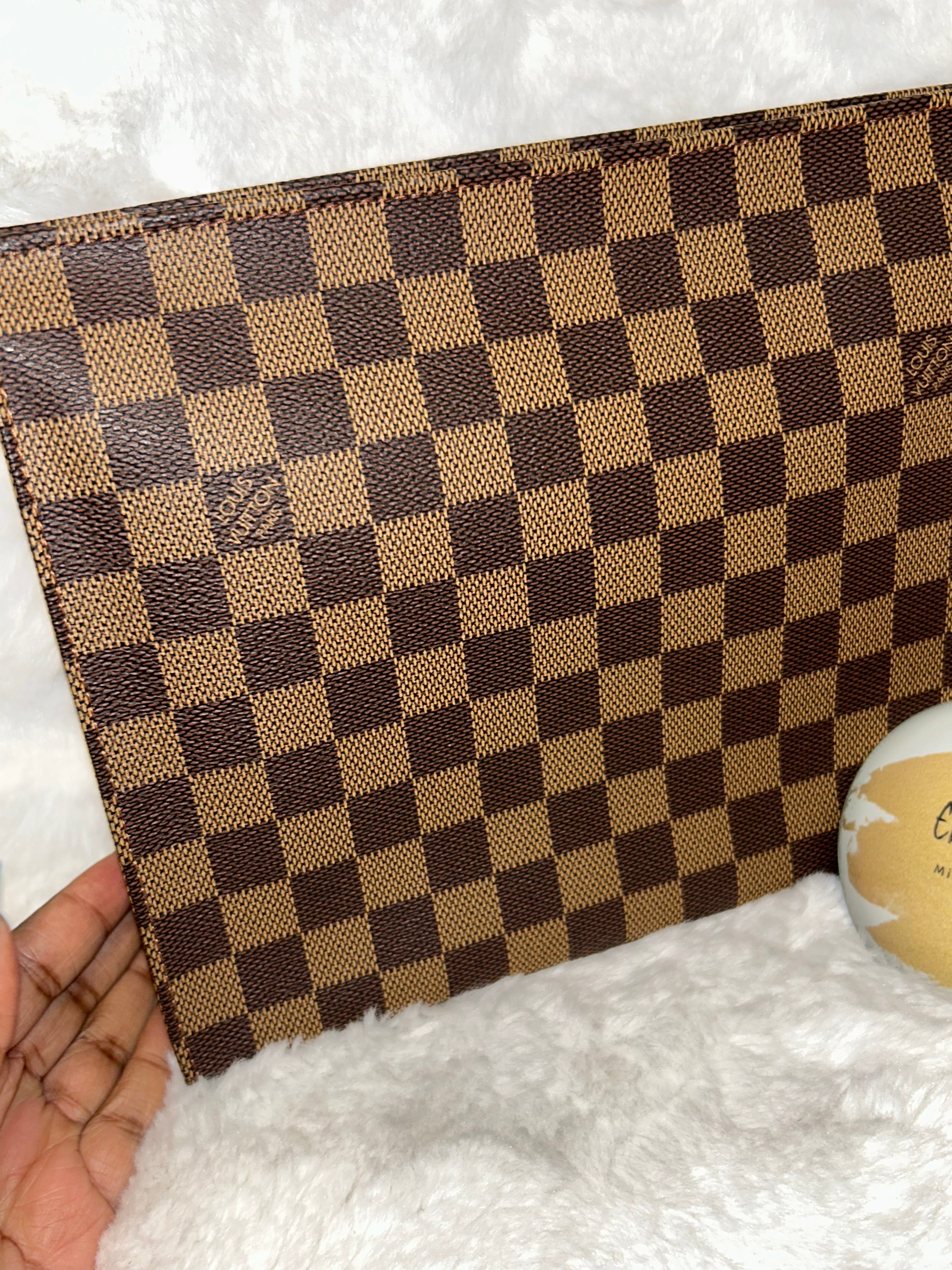 LV Damier Ebene Toiletry 26