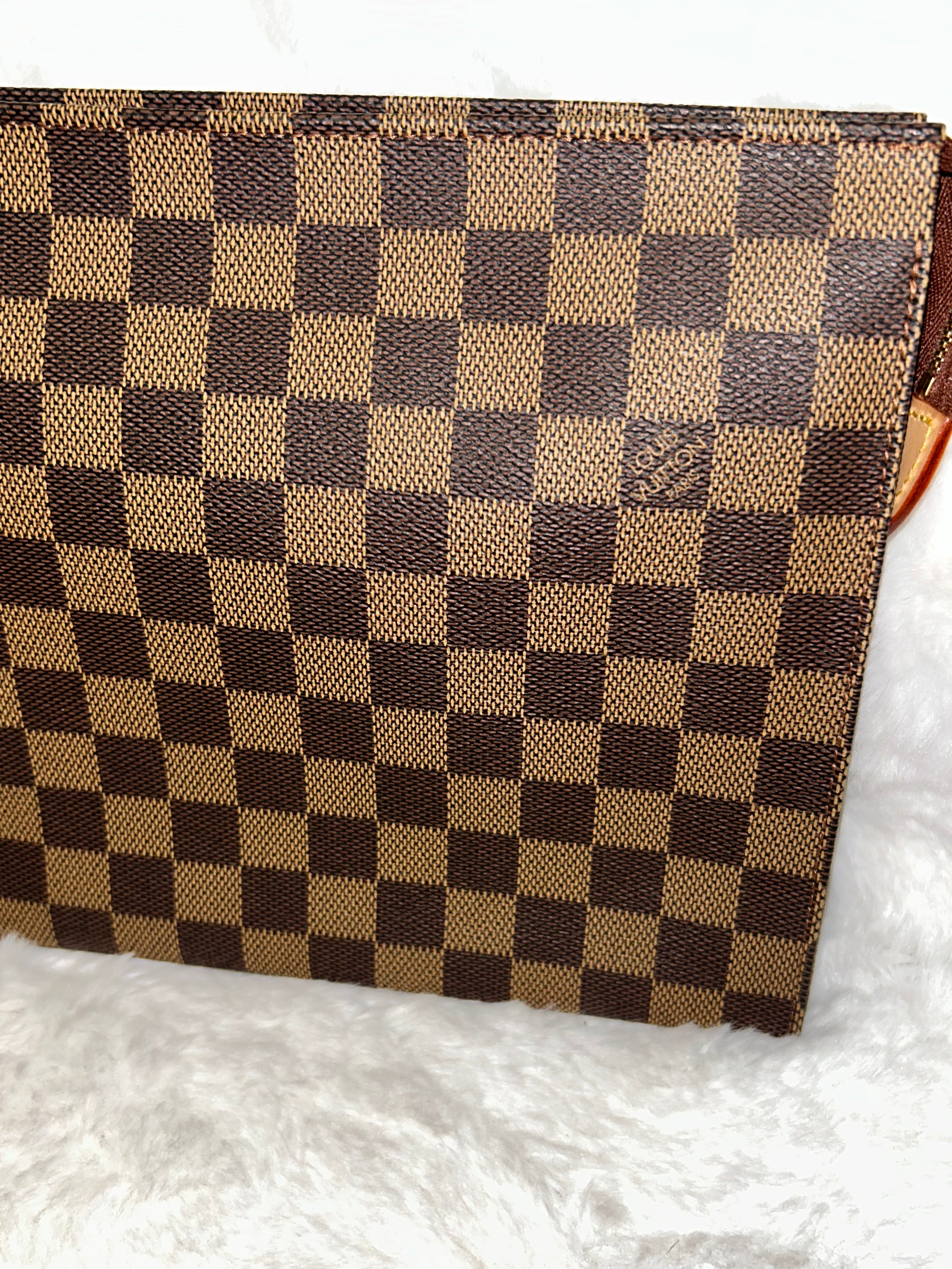 LV Damier Ebene Toiletry 26