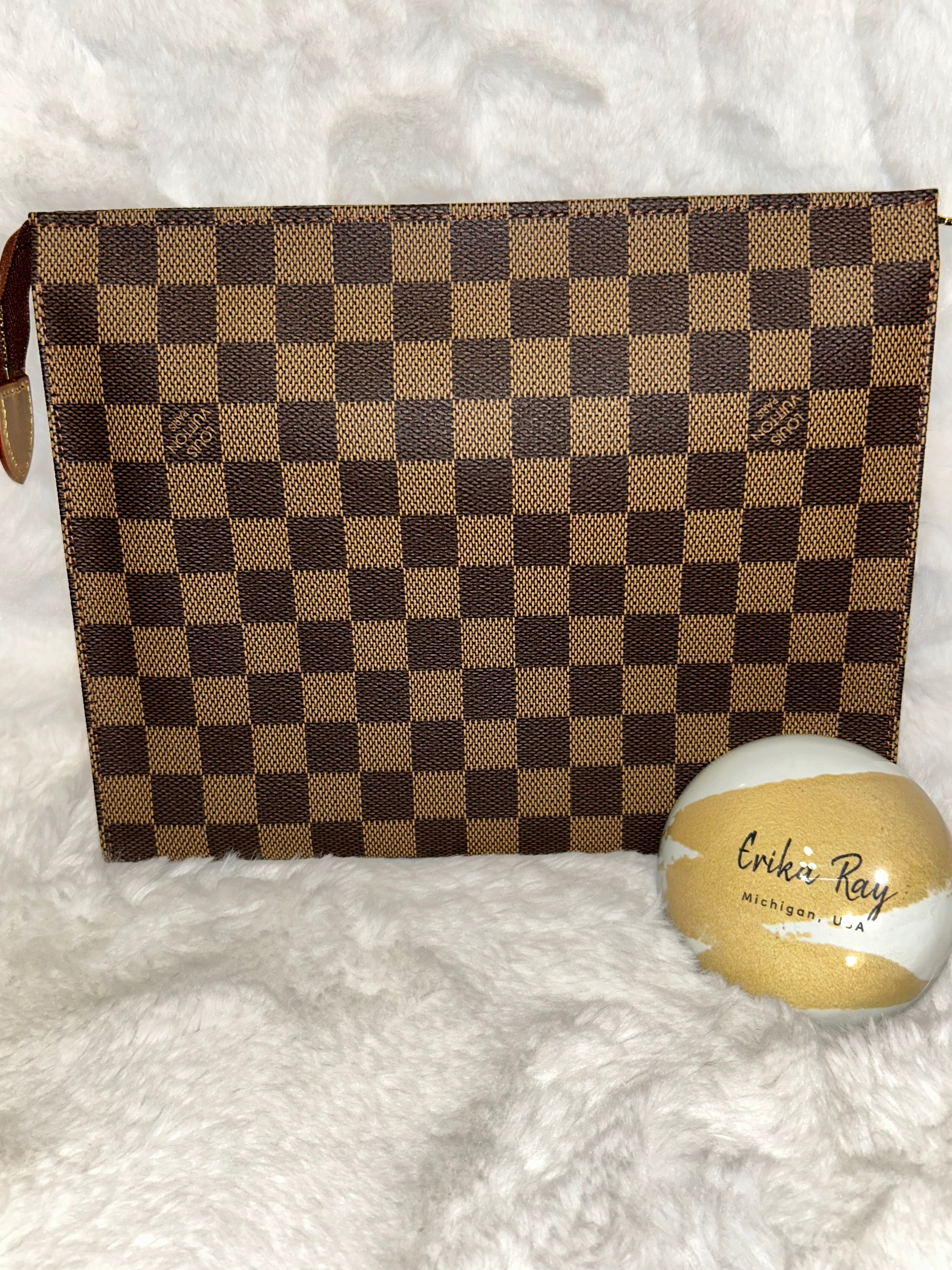 LV Damier Ebene Toiletry 26