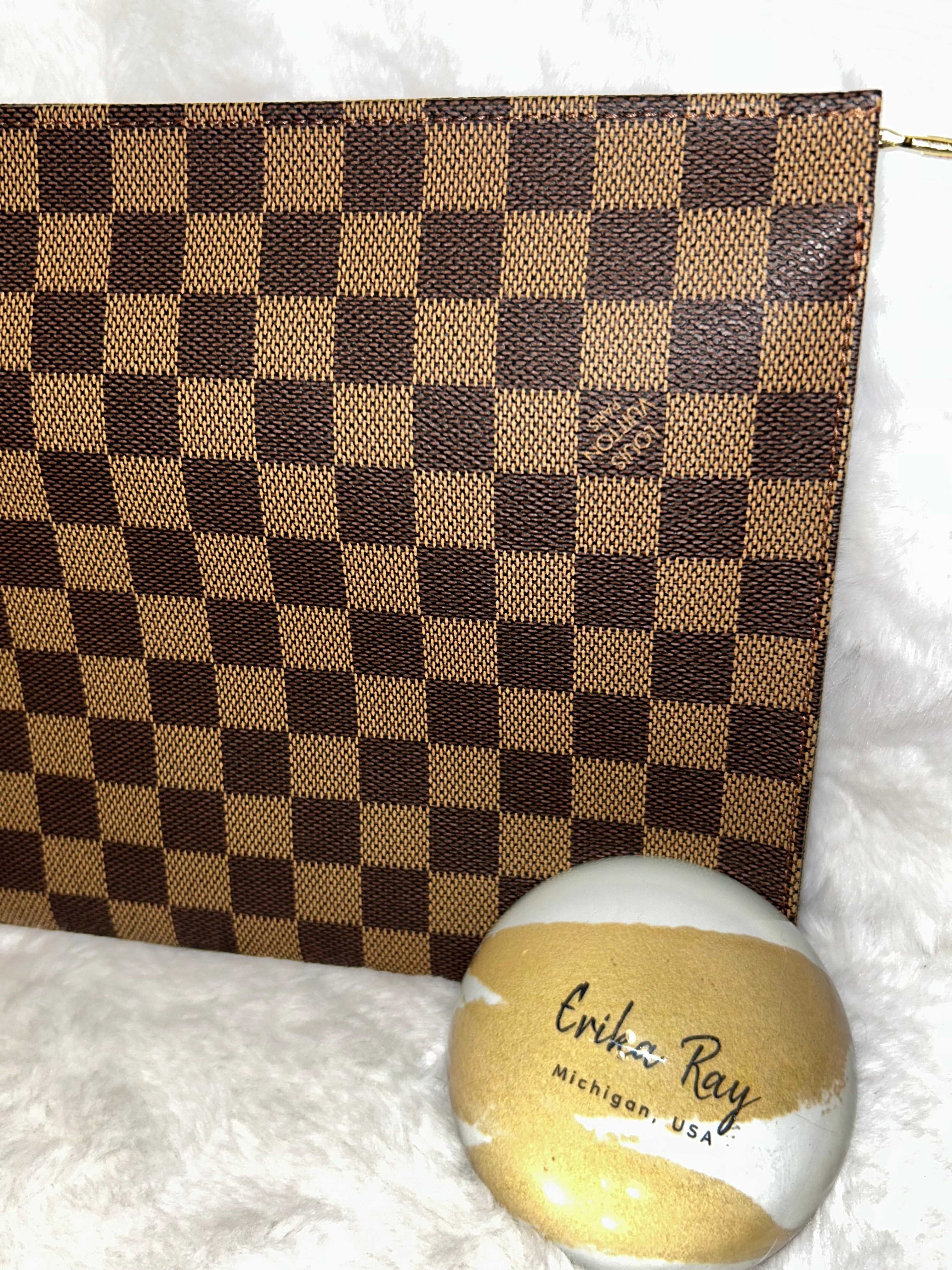 LV Damier Ebene Toiletry 26
