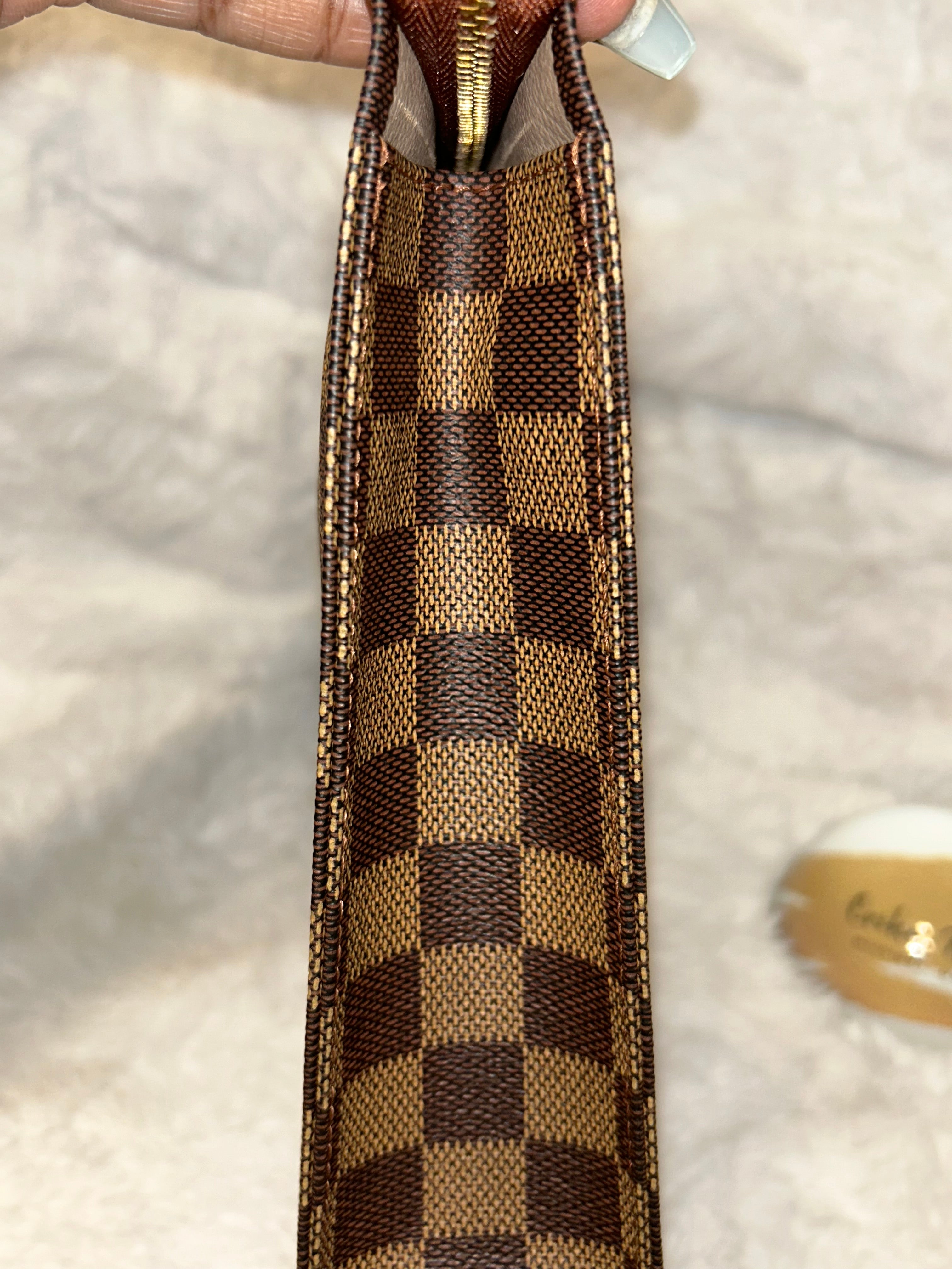 LV Damier Ebene Toiletry 26