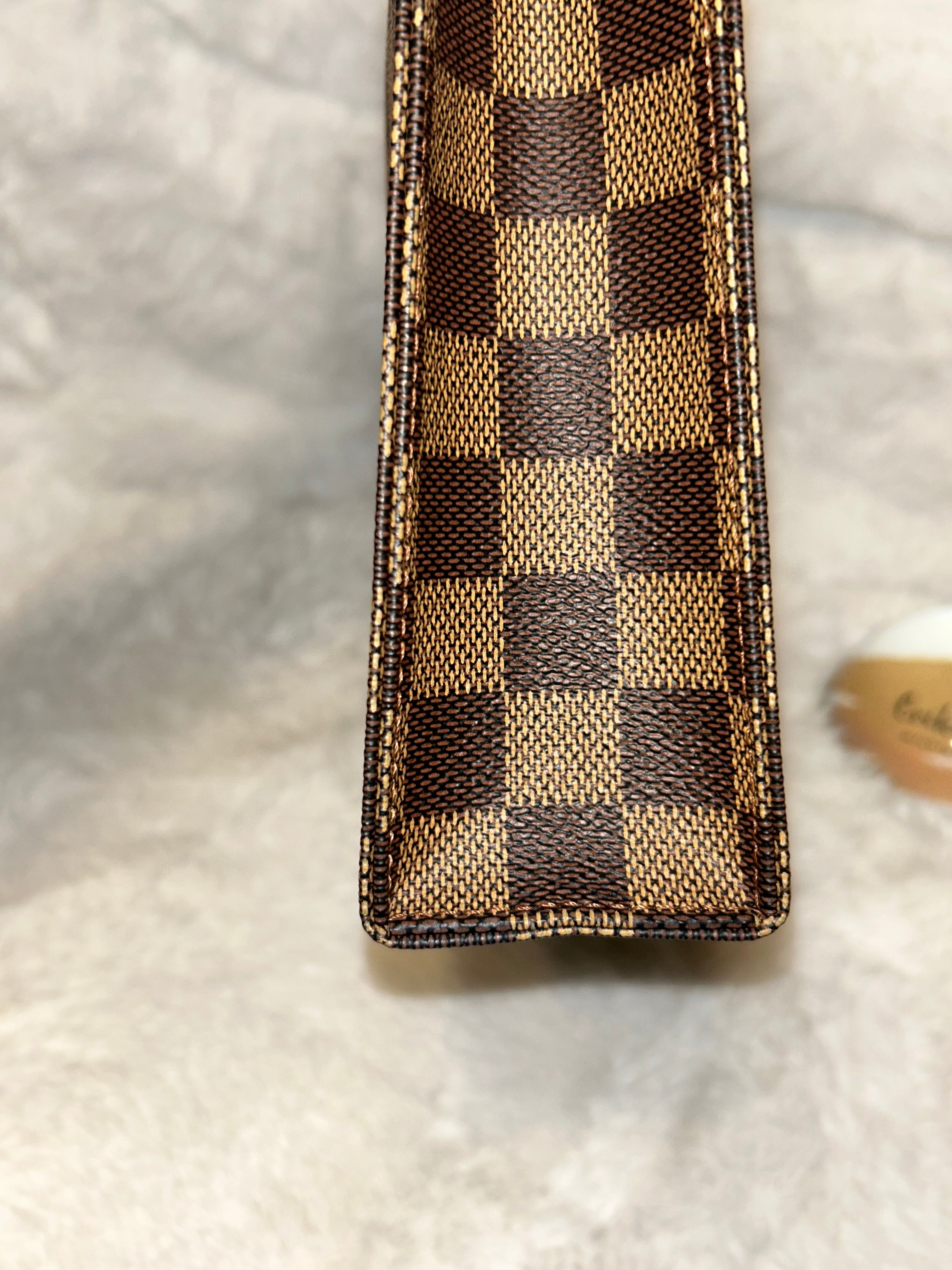 LV Damier Ebene Toiletry 26