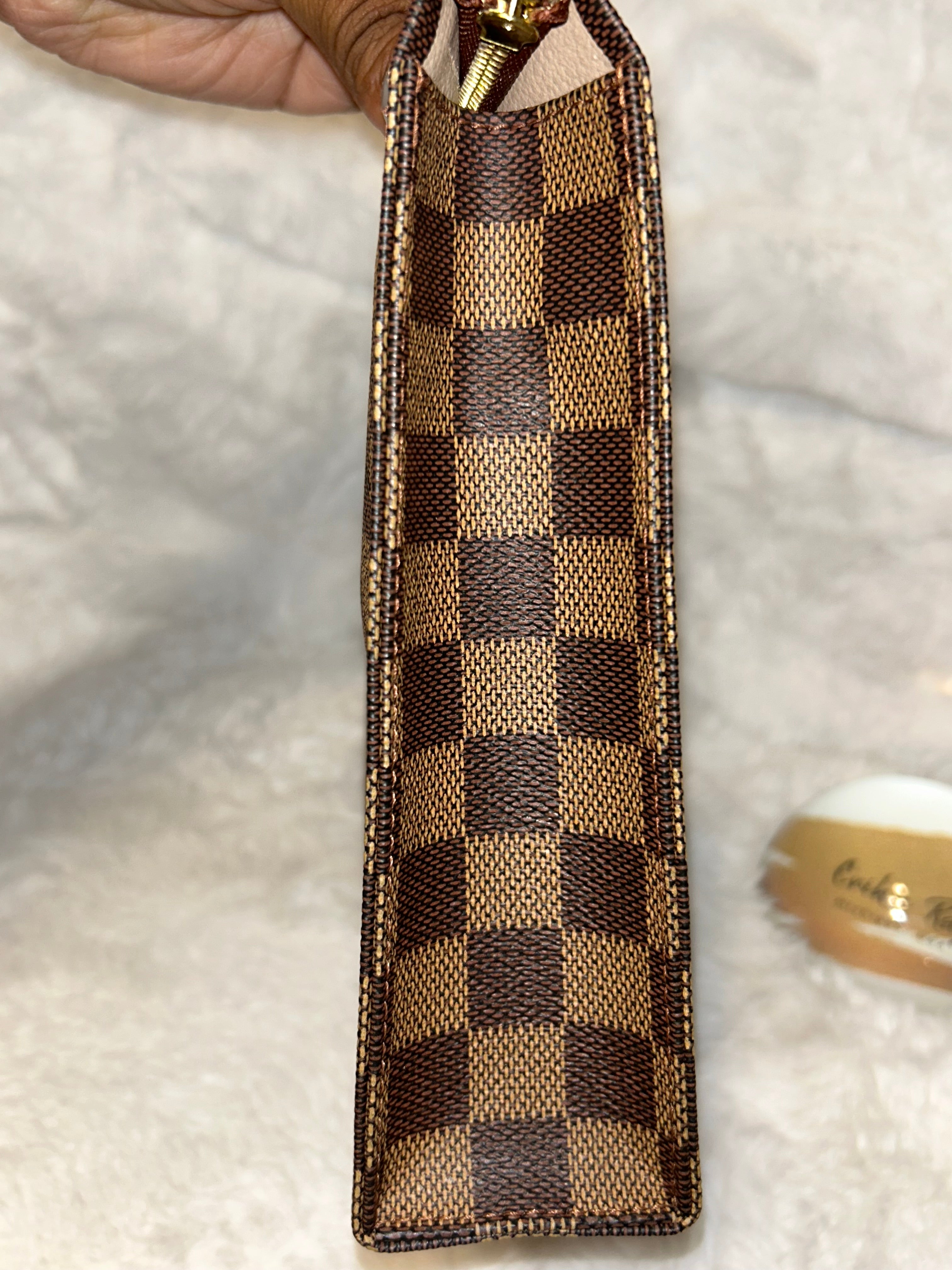 LV Damier Ebene Toiletry 26