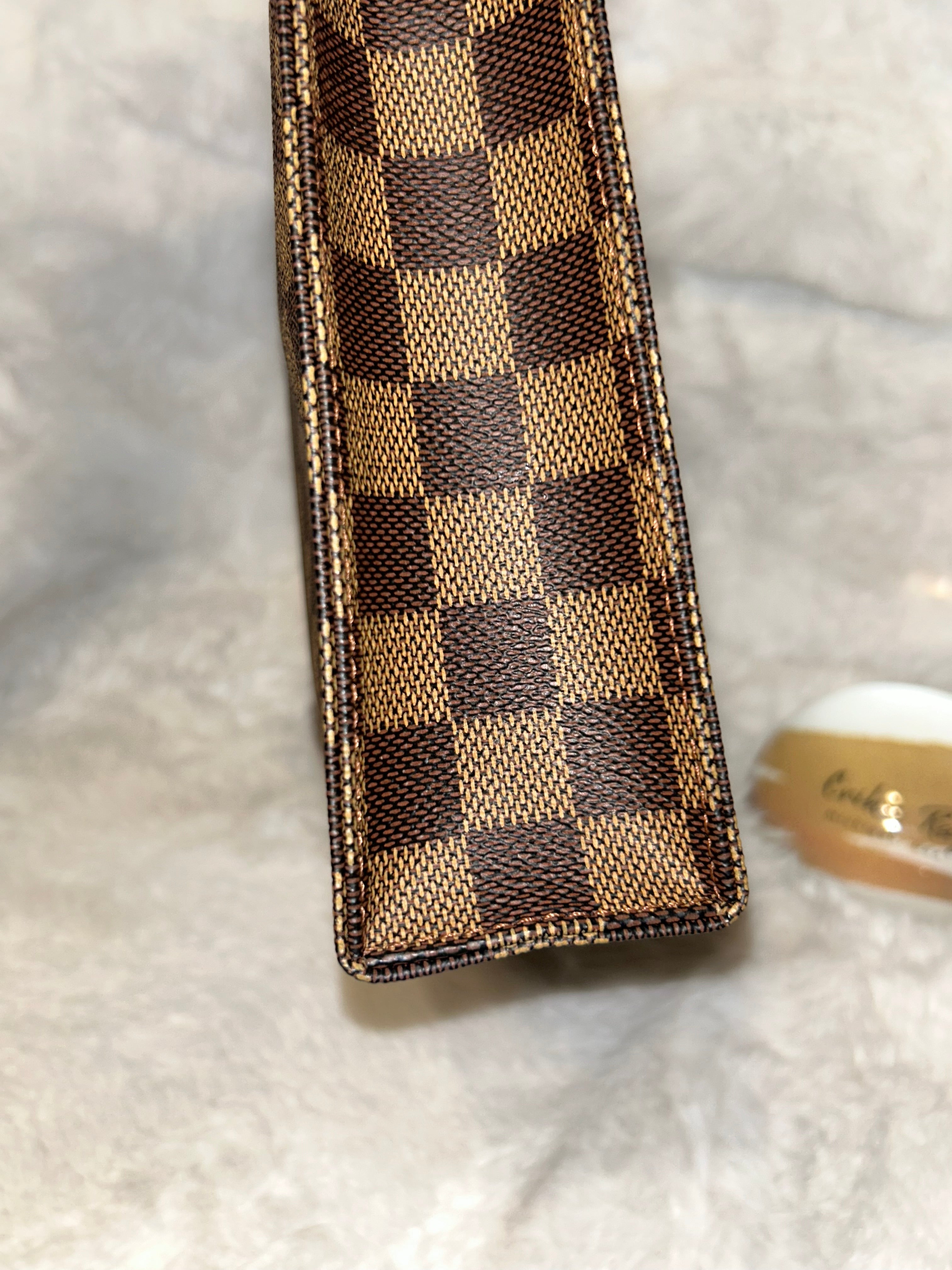 LV Damier Ebene Toiletry 26