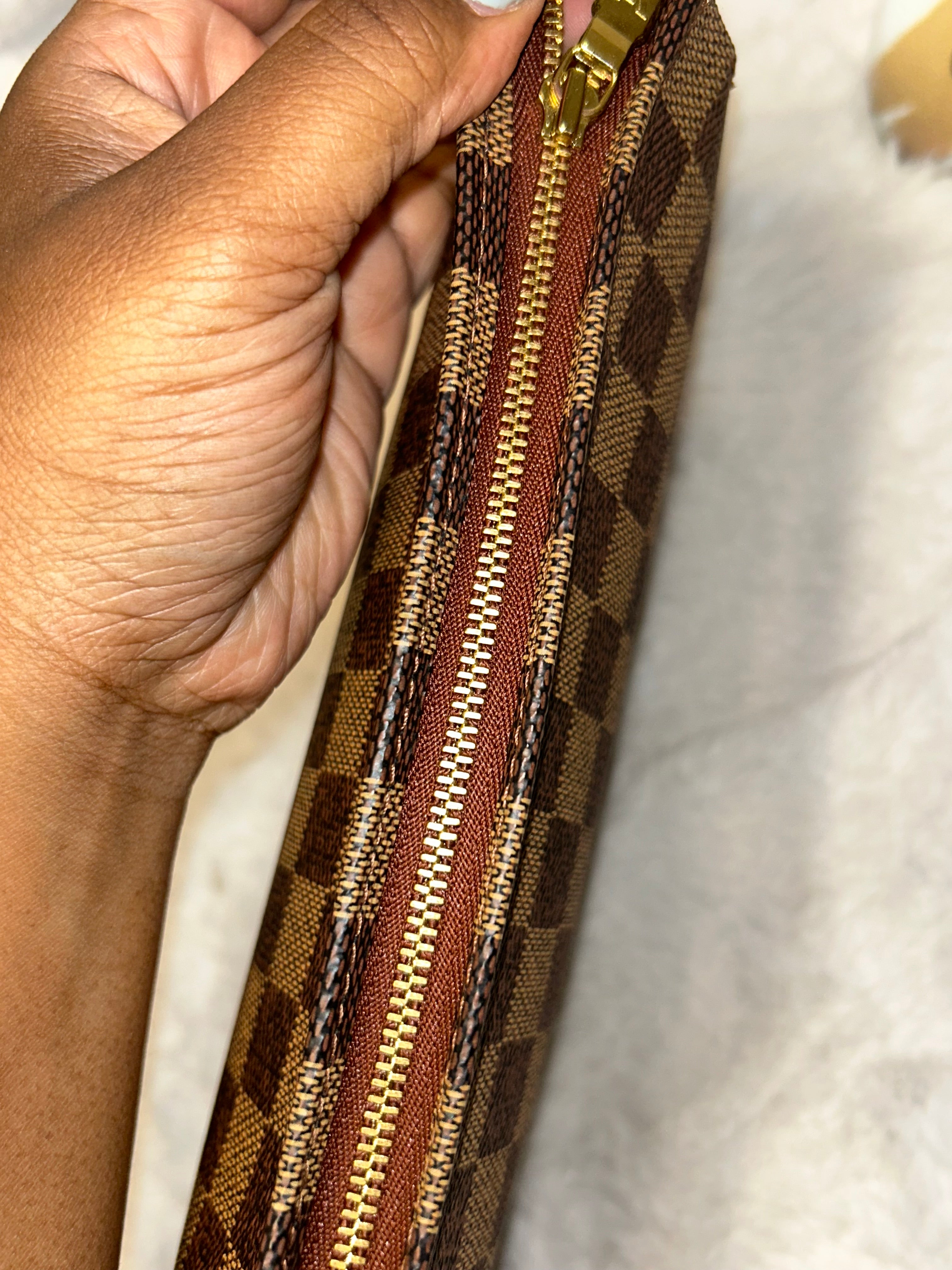 LV Damier Ebene Toiletry 26