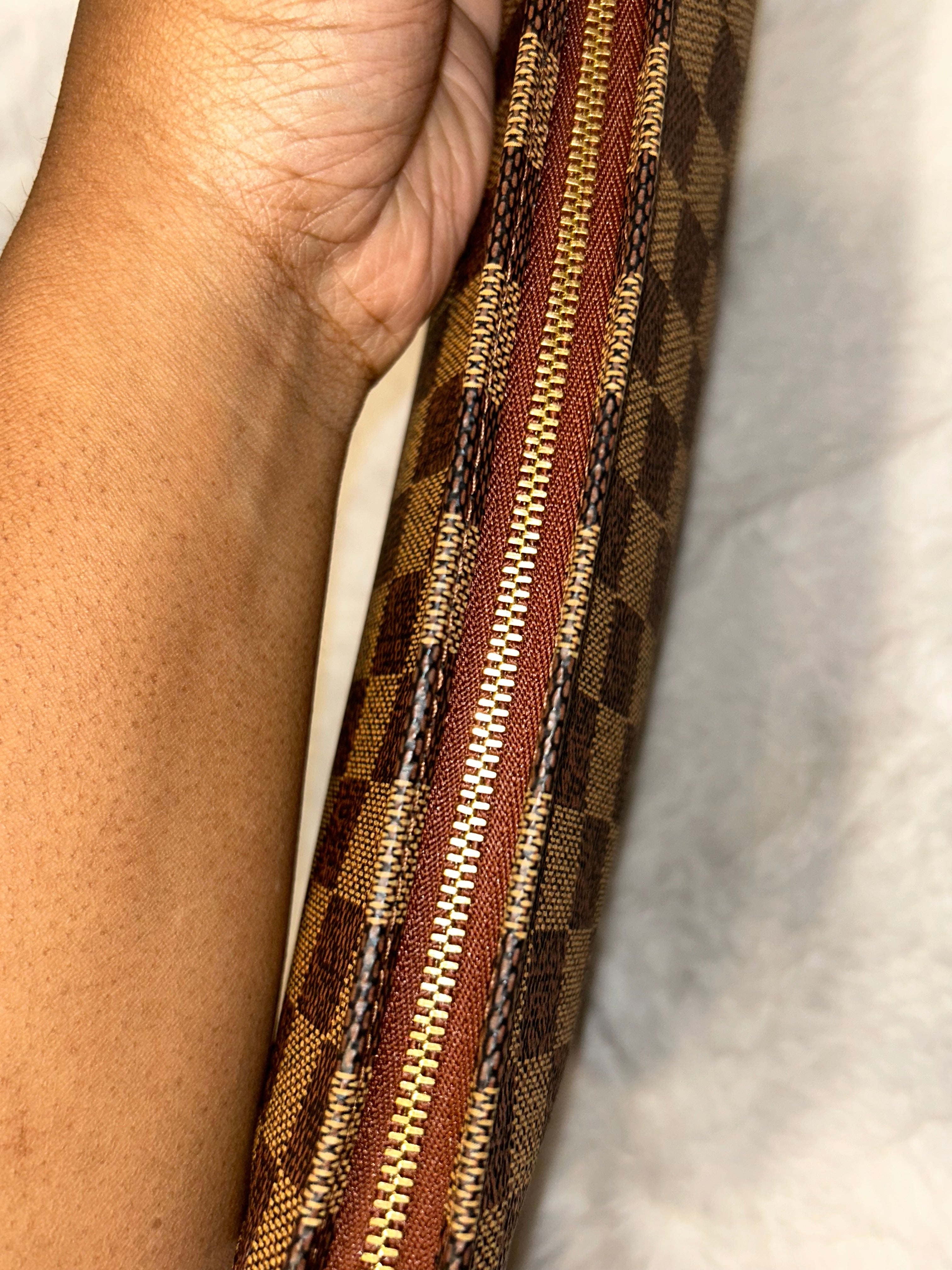 LV Damier Ebene Toiletry 26