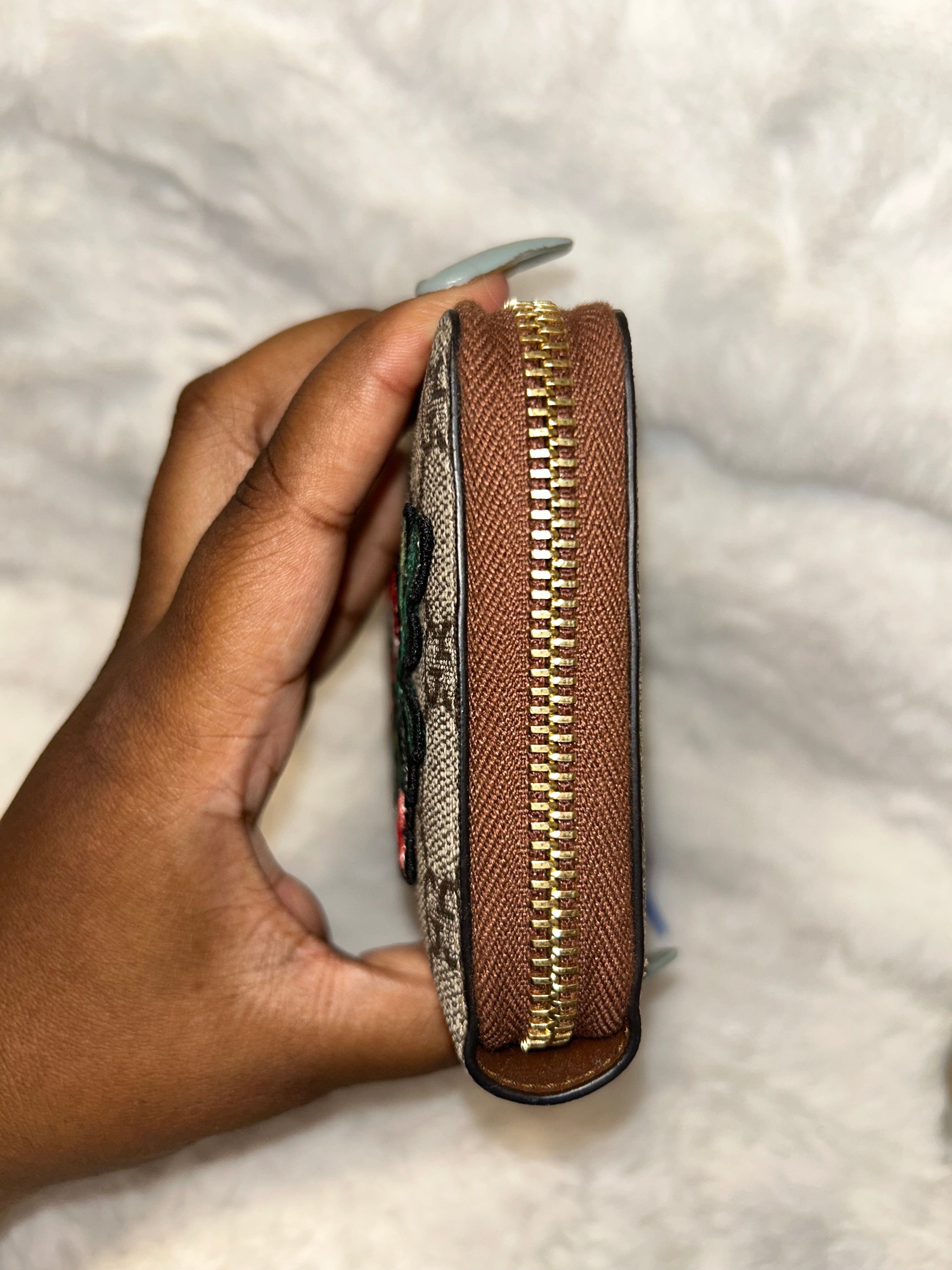 Gucci Supreme Floral Zippy Wallet