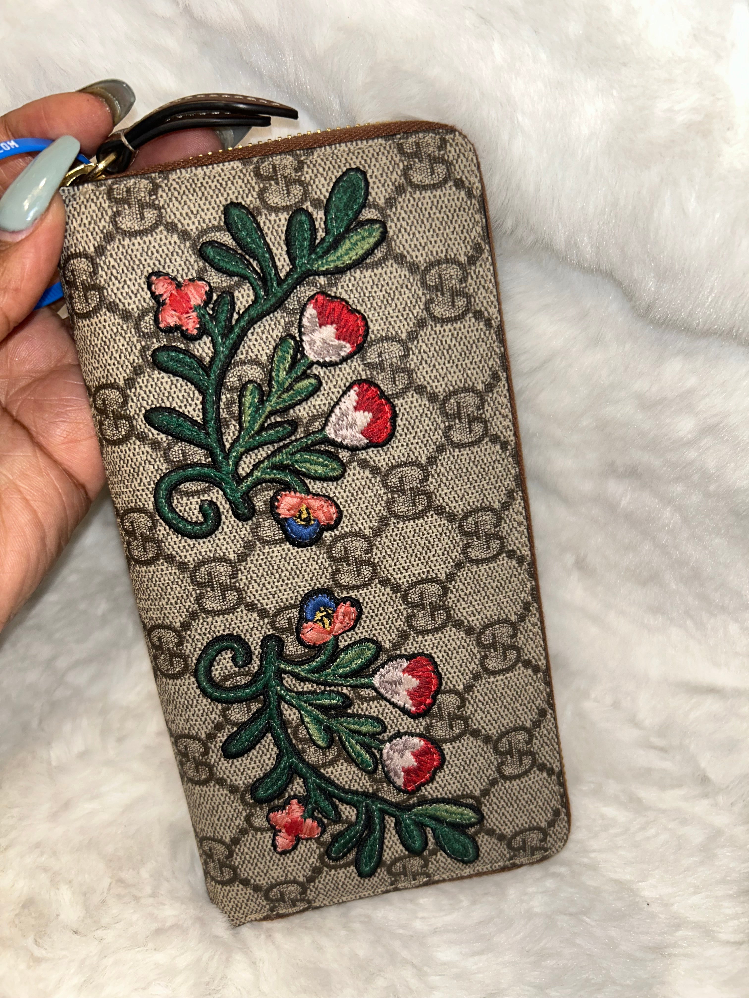 Gucci Supreme Floral Zippy Wallet