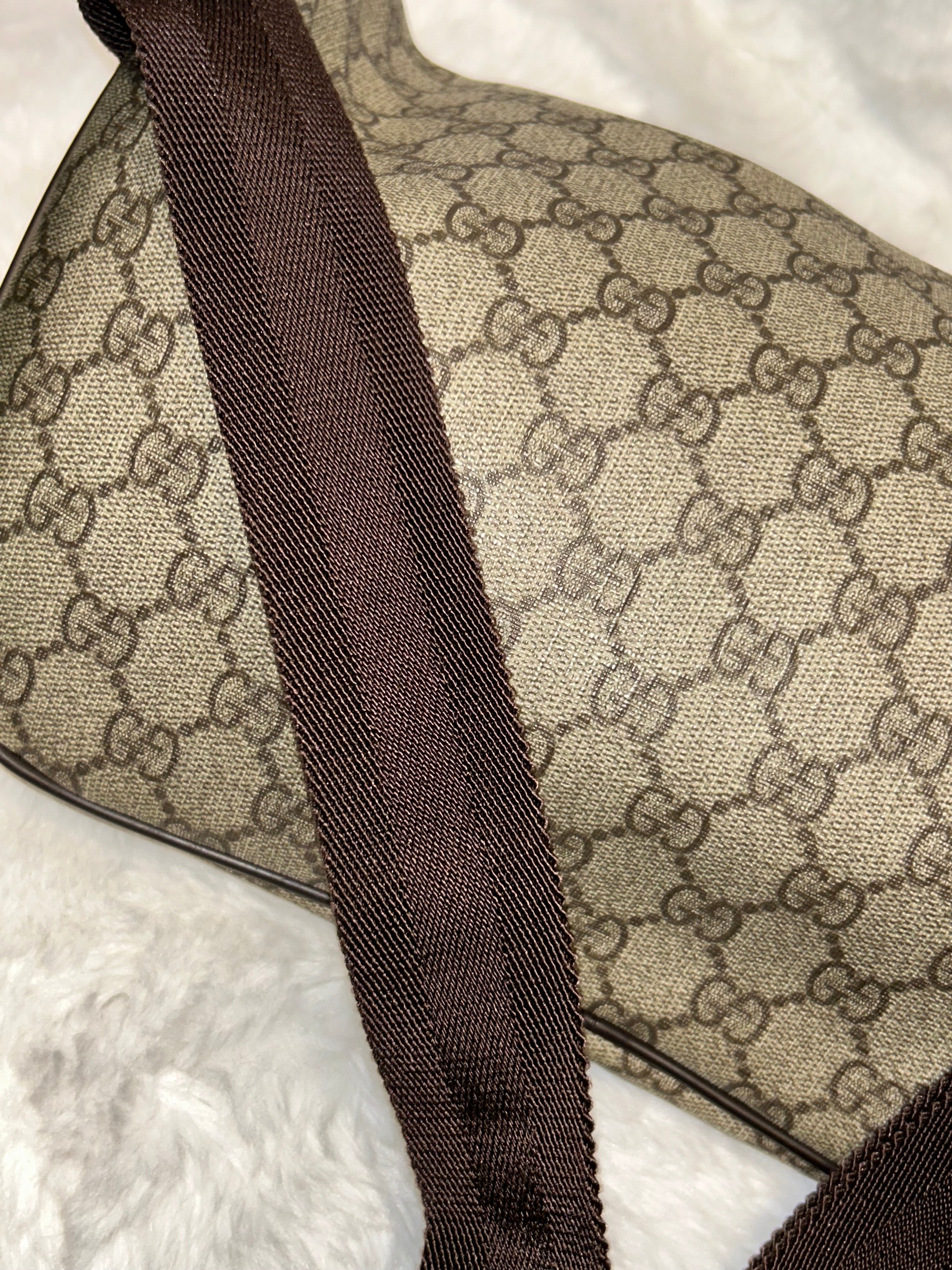 Gucci Supreme Canvas Large Bumbag