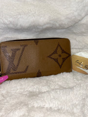 LV Reverse Giant Monogram Zippy Wallet