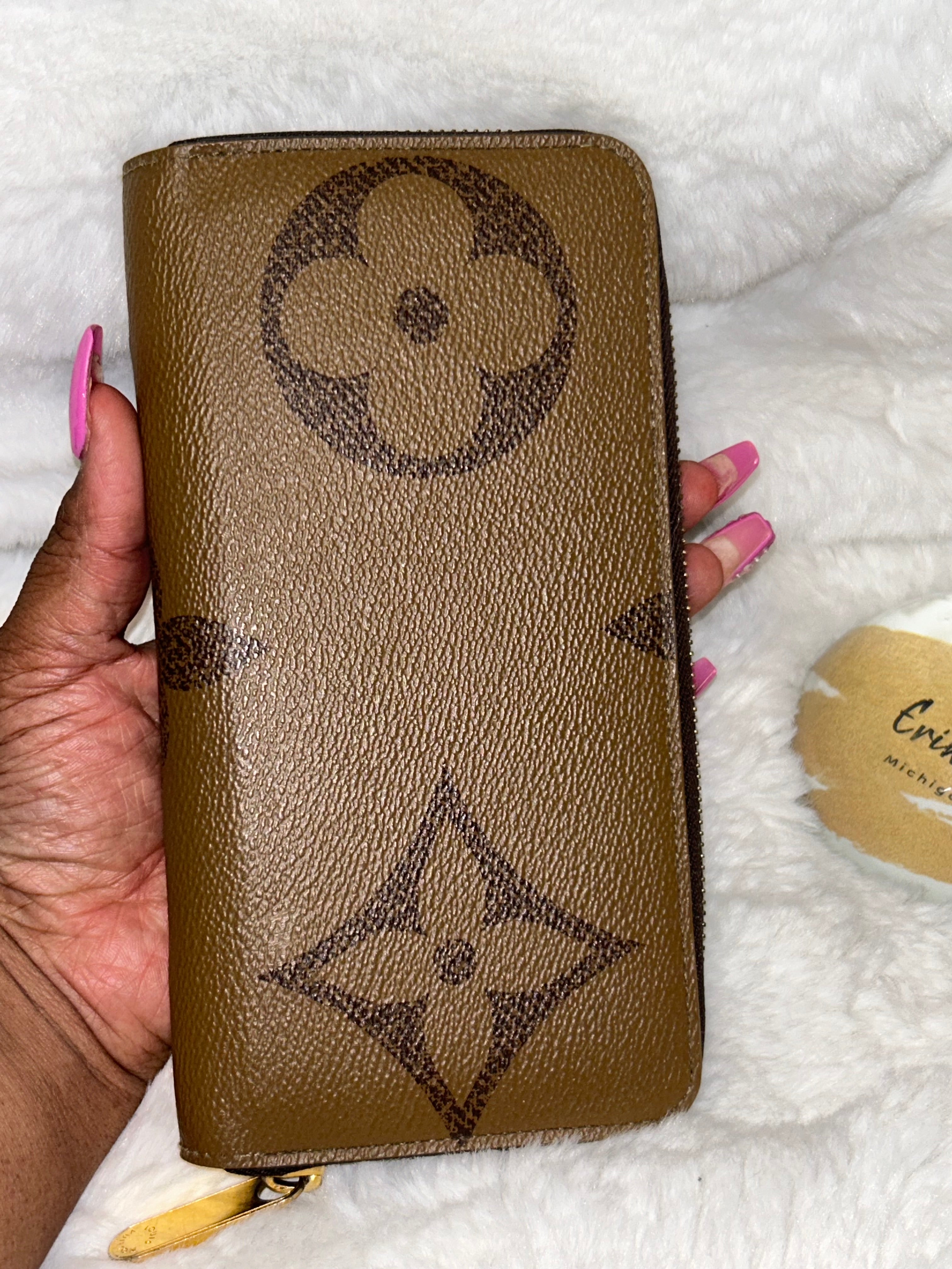 LV Reverse Giant Monogram Zippy Wallet