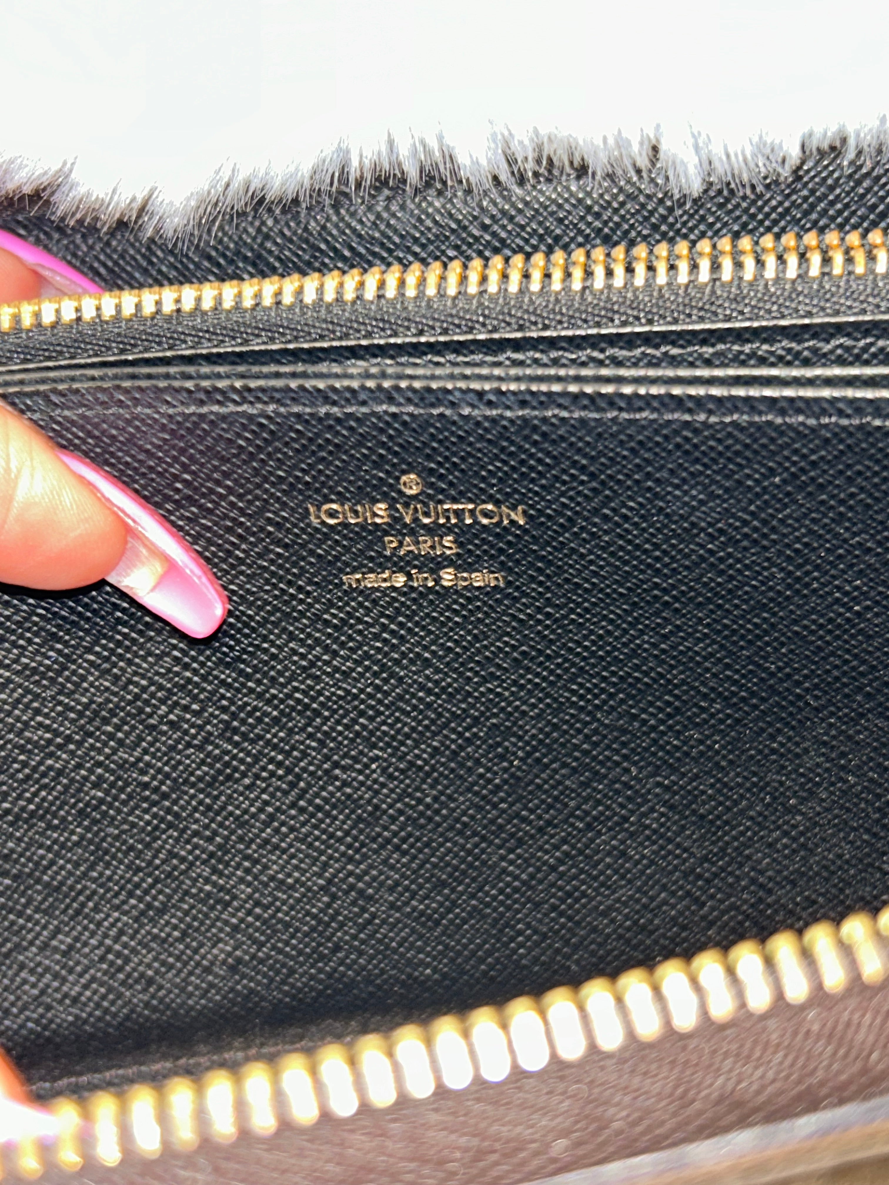 LV Reverse Giant Monogram Zippy Wallet