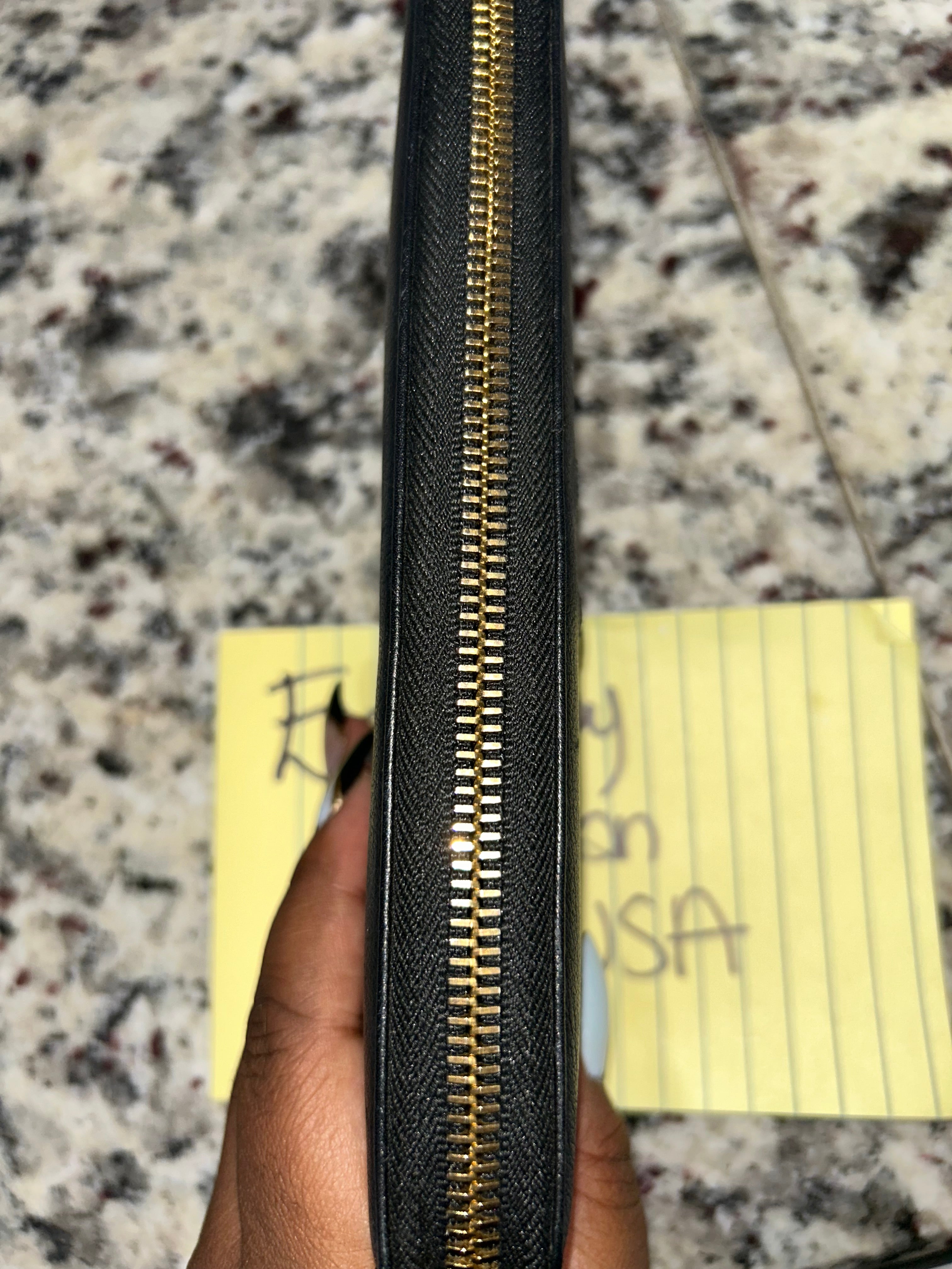 YSL Black OTL Portefeuille Zippy Wallet