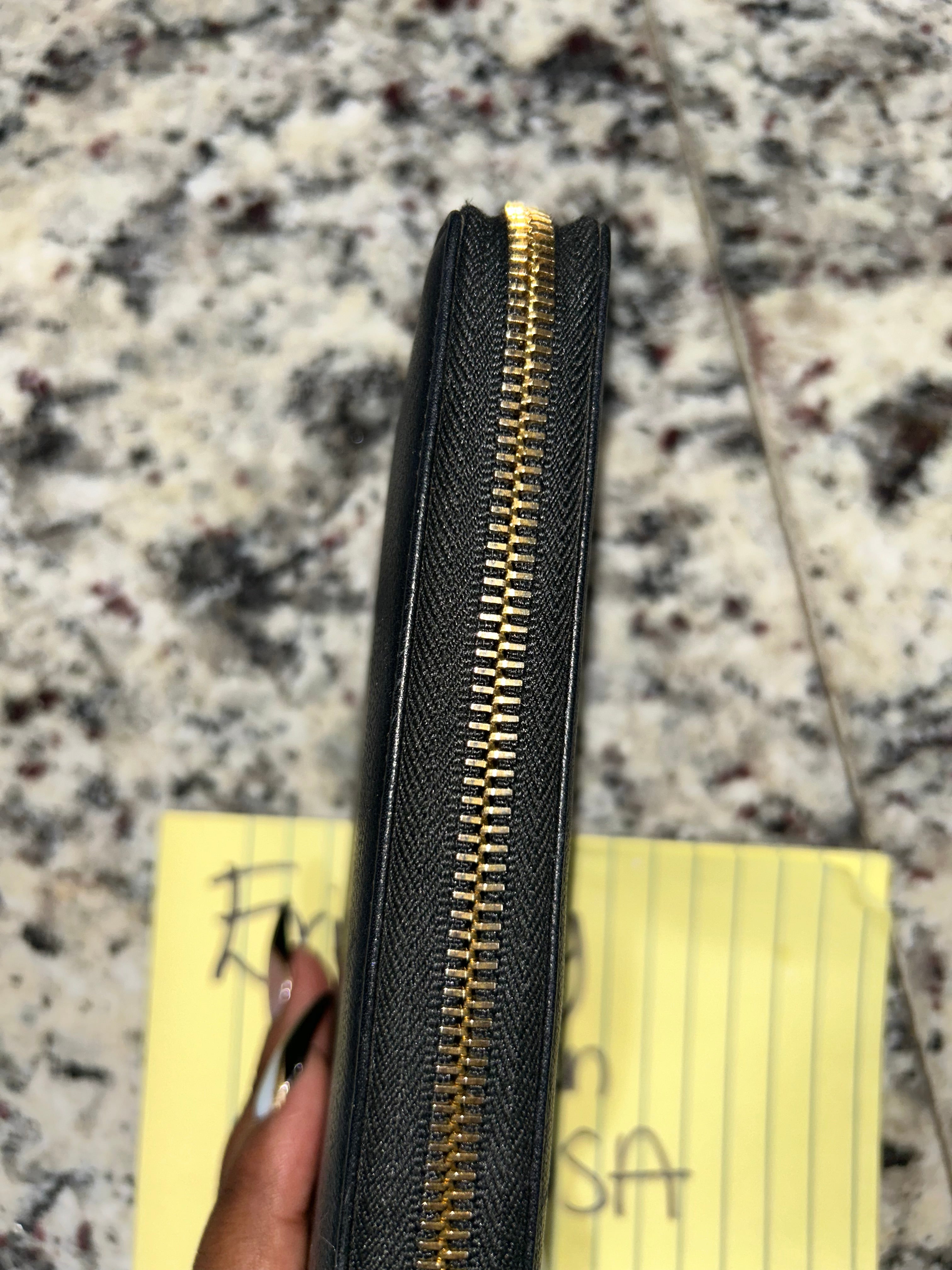 YSL Black OTL Portefeuille Zippy Wallet