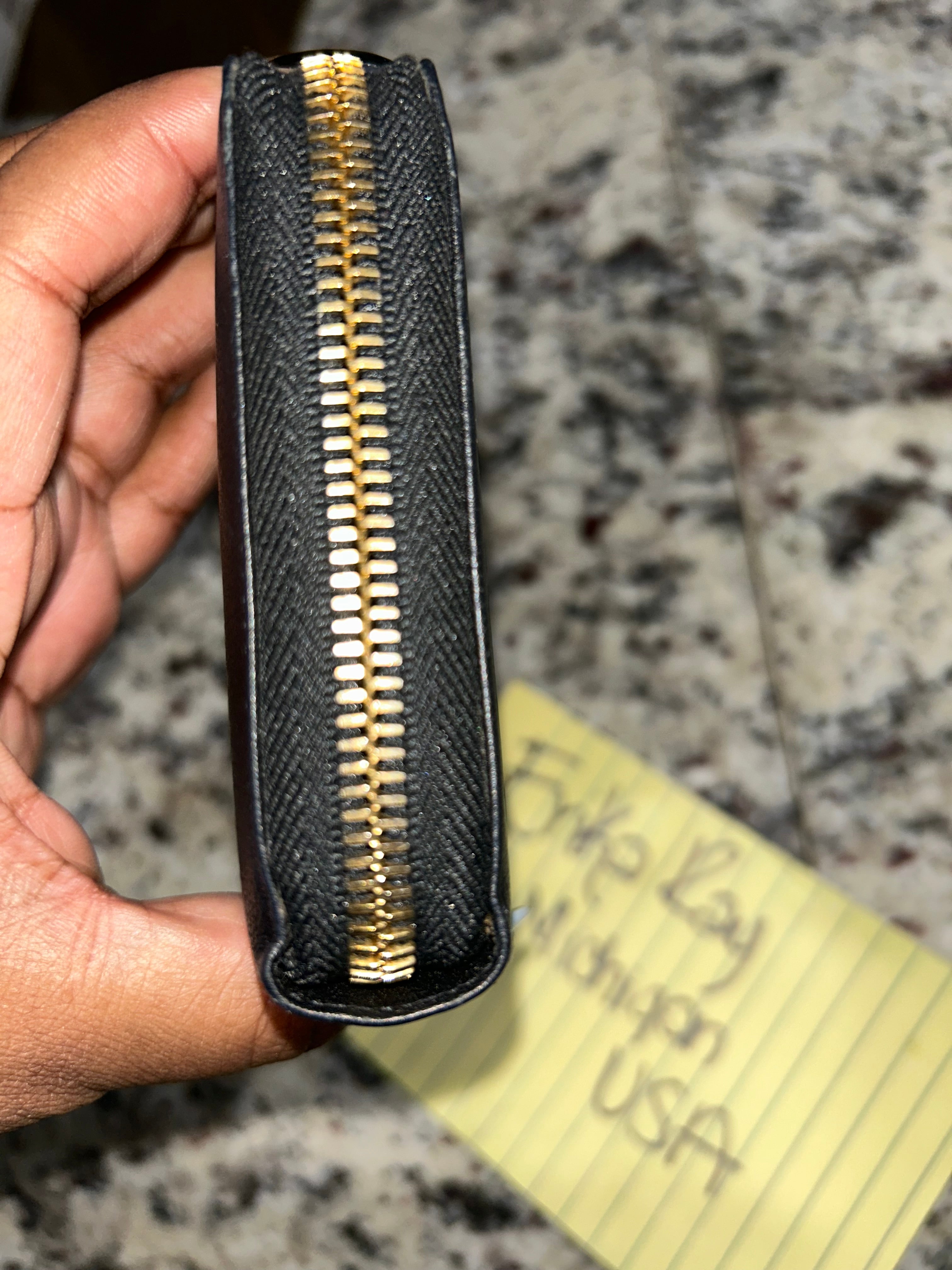 YSL Black OTL Portefeuille Zippy Wallet