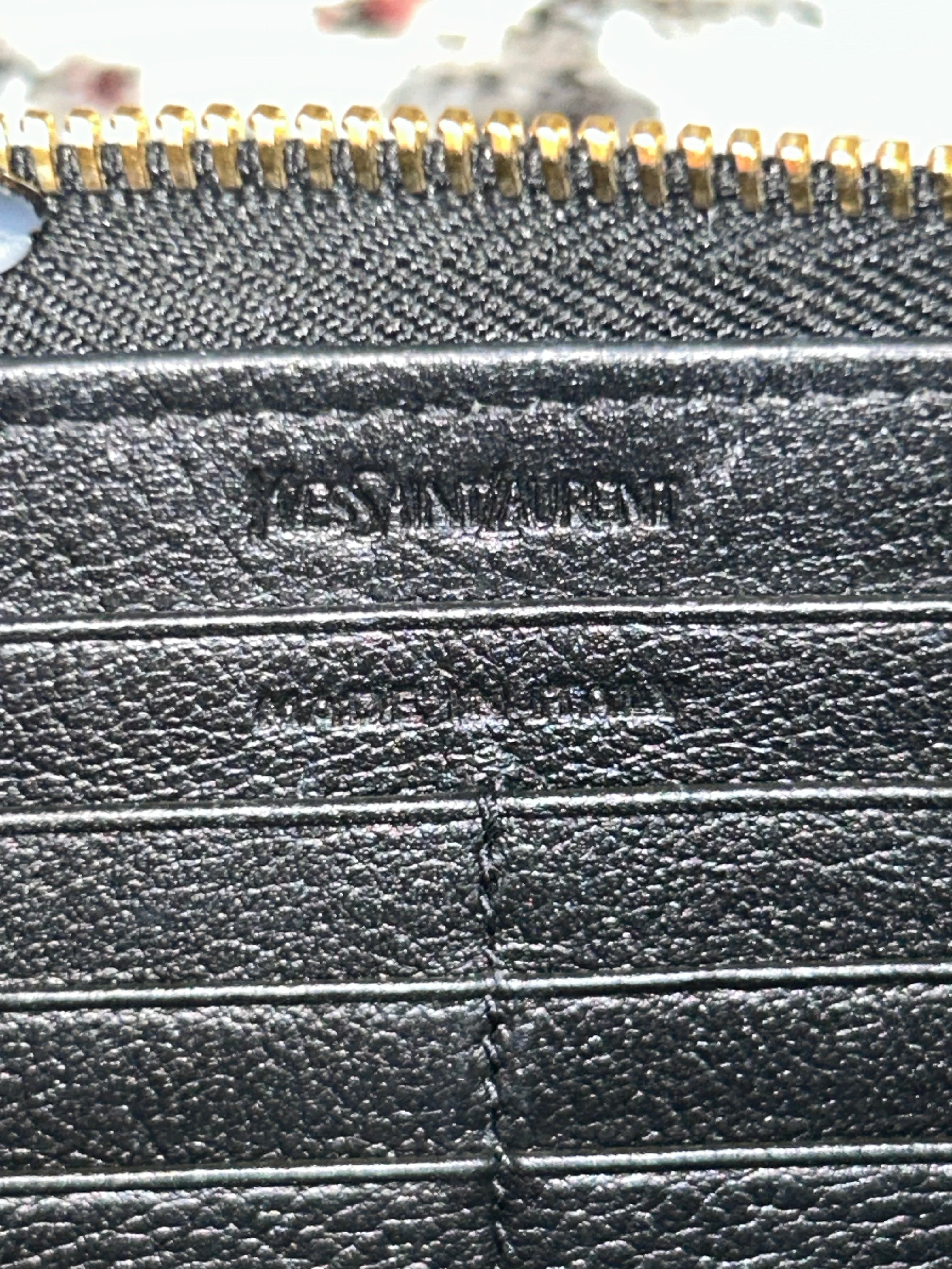 YSL Black OTL Portefeuille Zippy Wallet