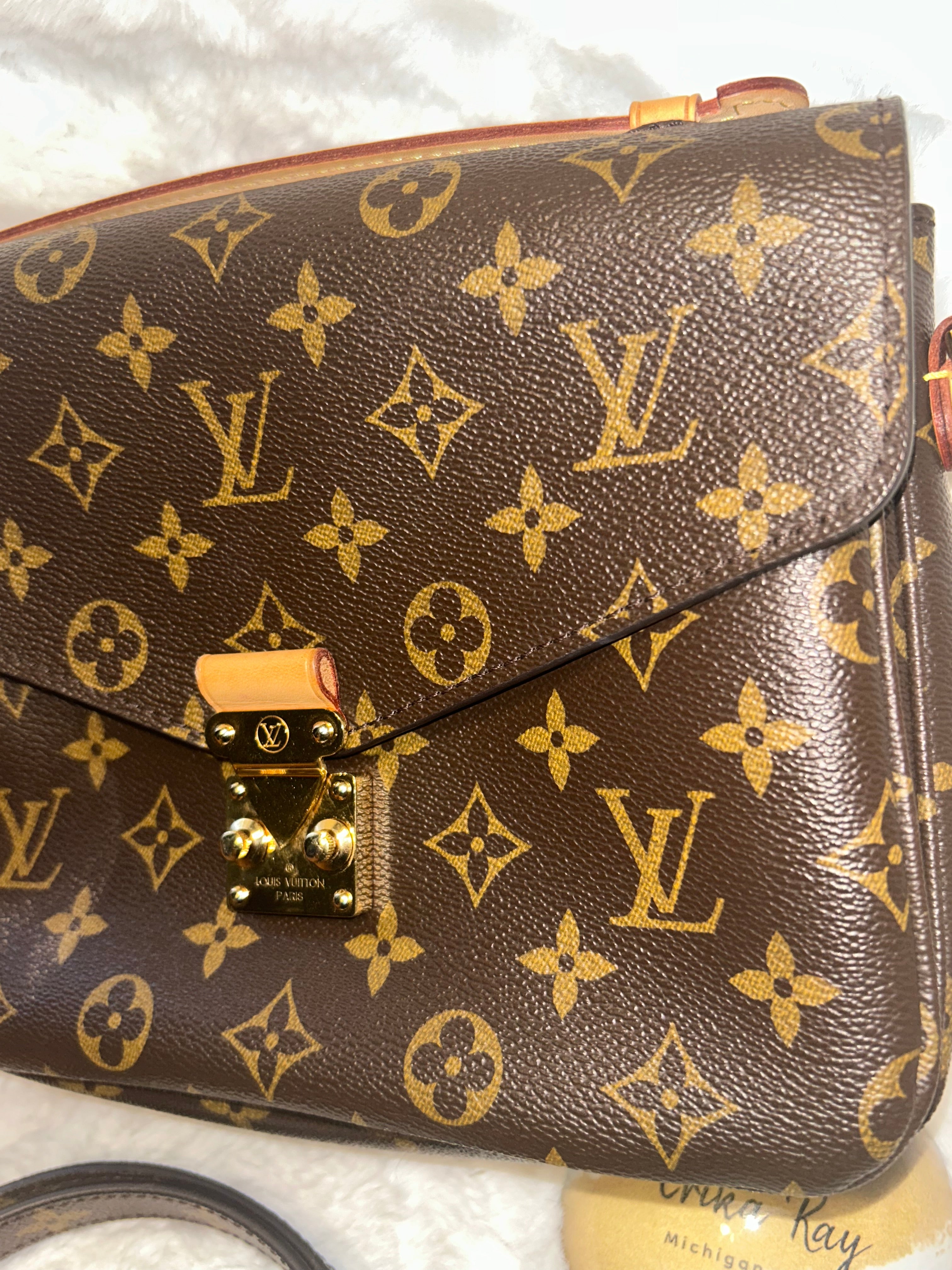 LV Monogram Pochette Metis