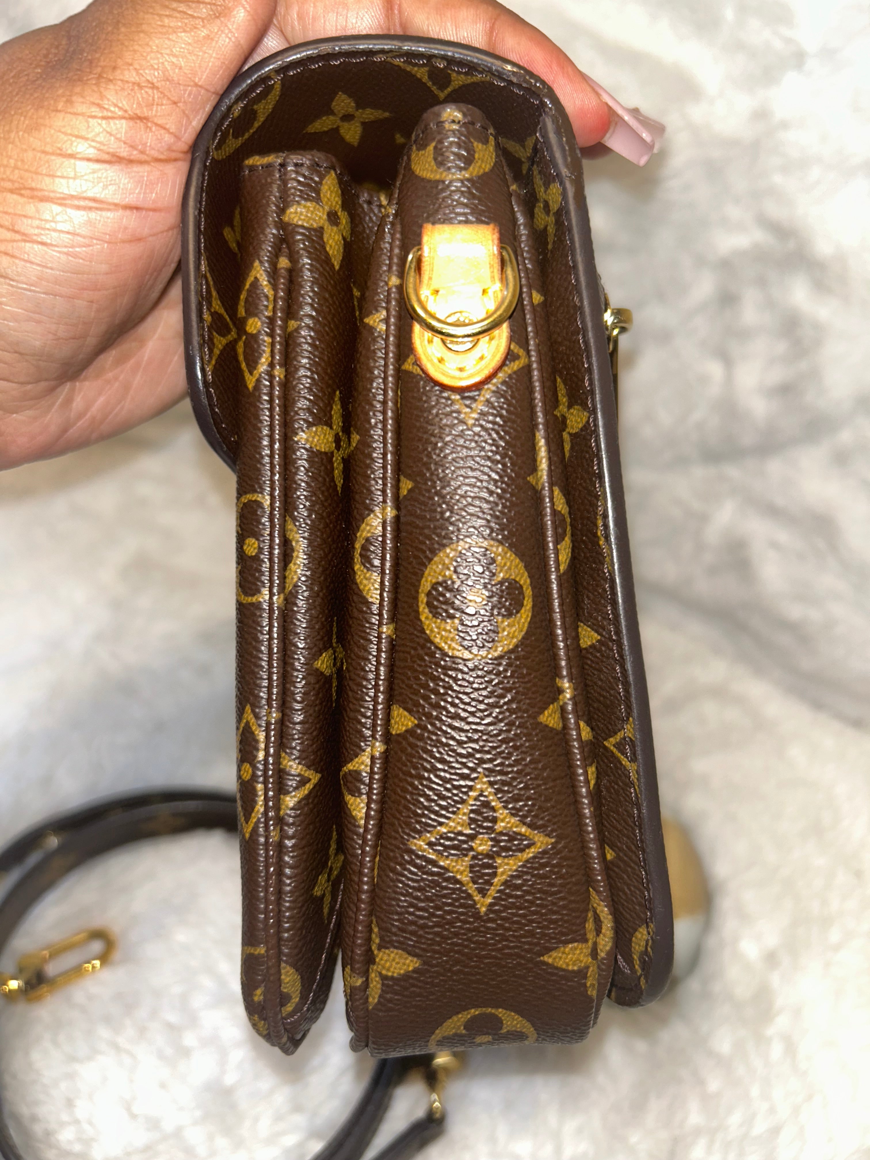 LV Monogram Pochette Metis