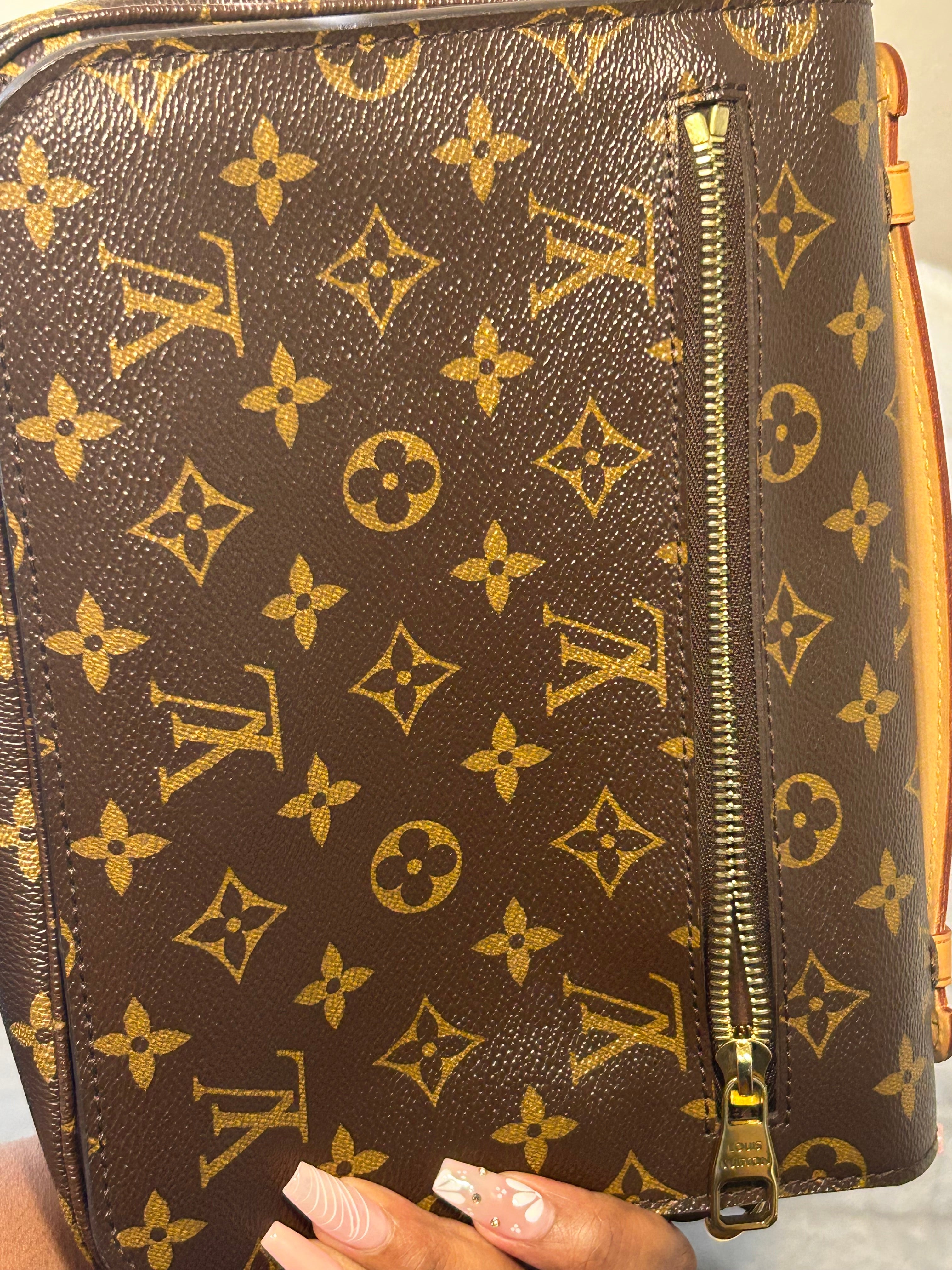 LV Monogram Pochette Metis