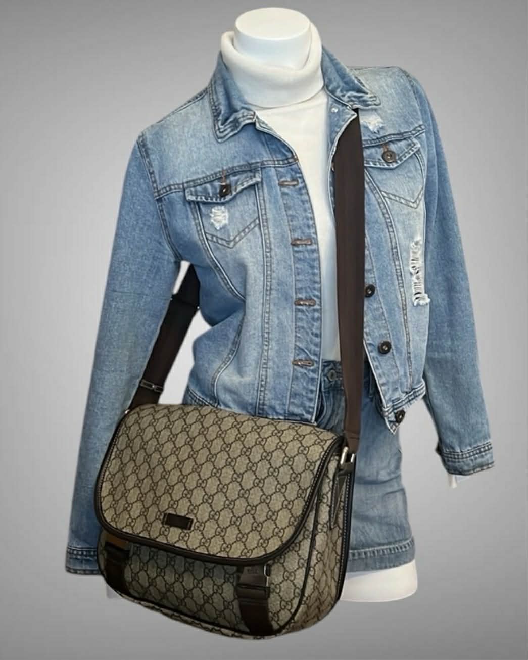 Gucci Supreme Messenger Bag